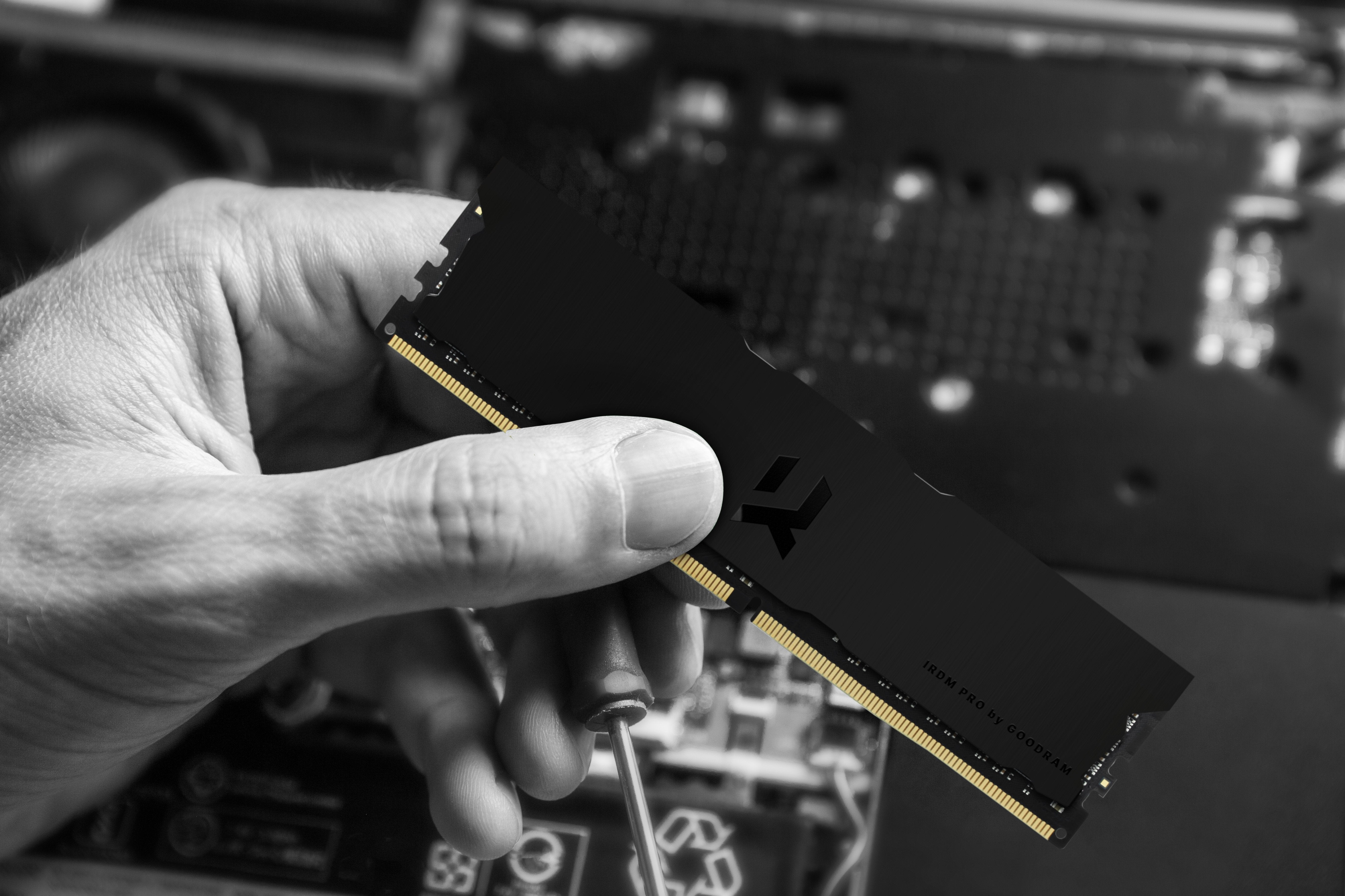 Memoria Ram Goodram Irdm Pro Ddr4 8gb 3600mhz Cl18 Dimm 1.35v Deep Black