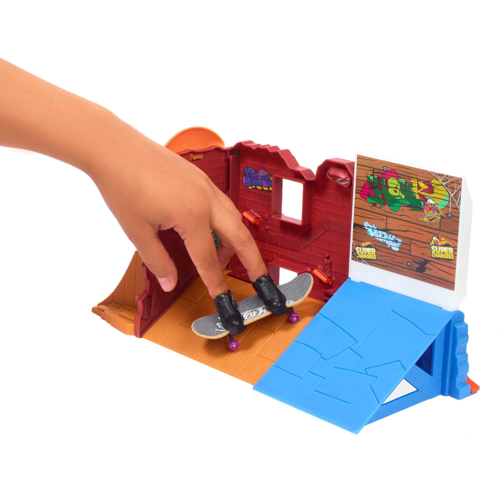 Mattel Hot Wheels Skate Donut Skatepark