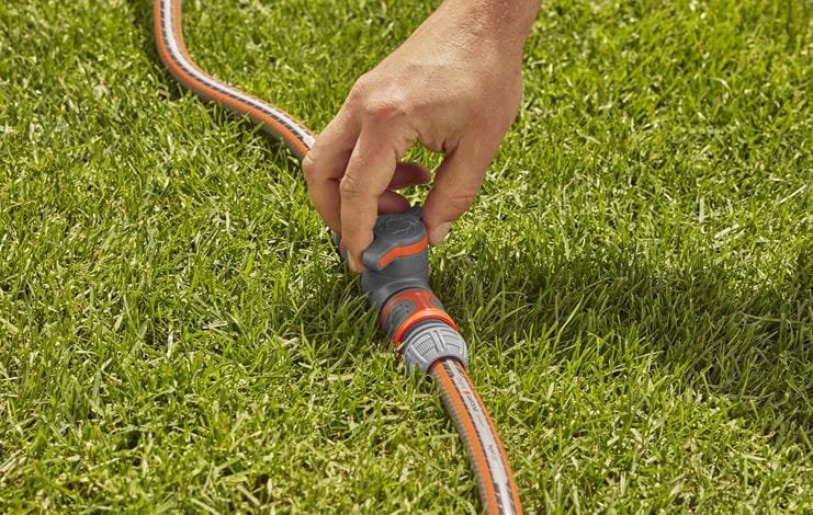 Acoplamiento Gardena Con Válvula De Control 18266-20