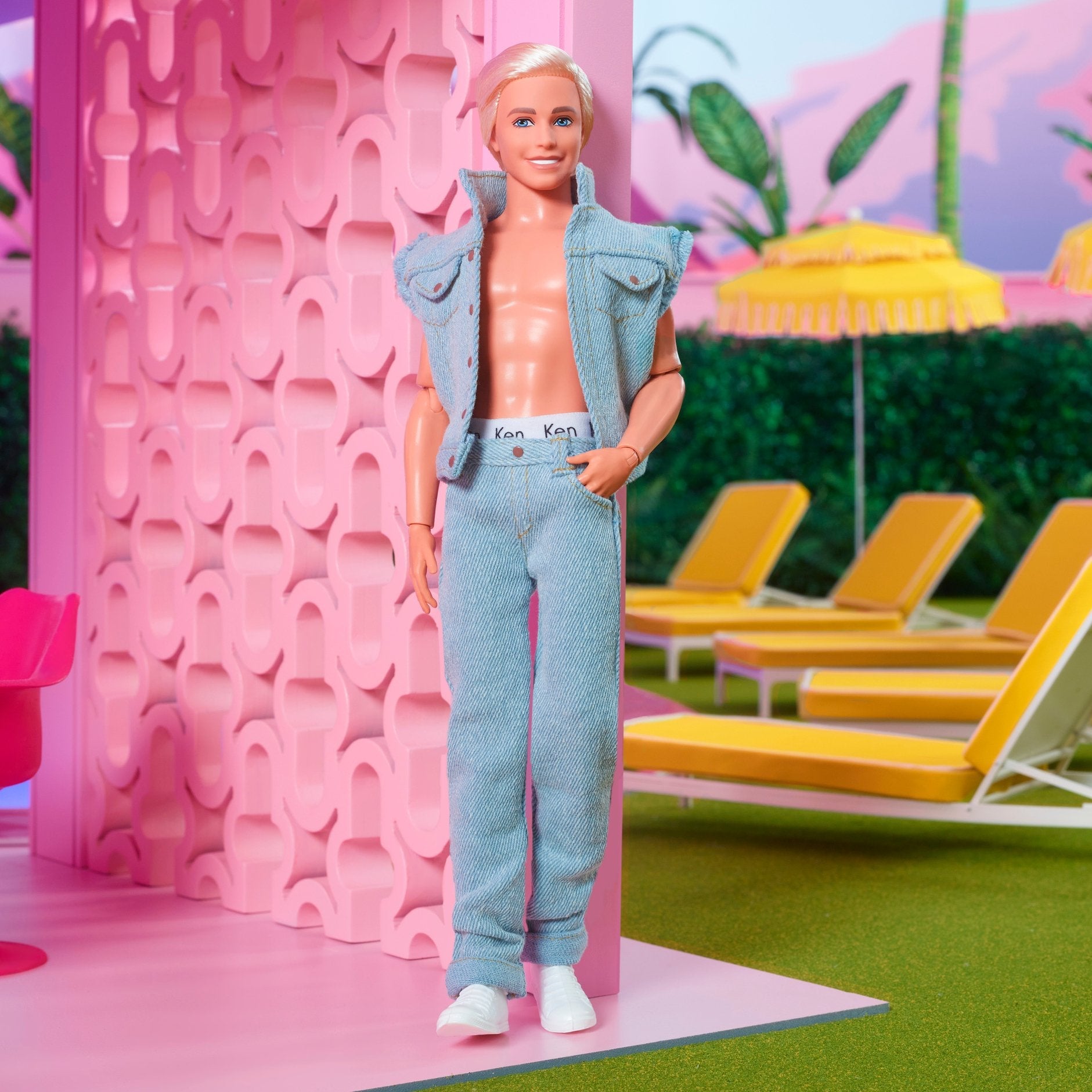 Mattel Barbie Signature The Movie - Ken Muñeca Zum Film Im Jeansoutfit Und Original Ken Unterwäsche, Figura Hrf27