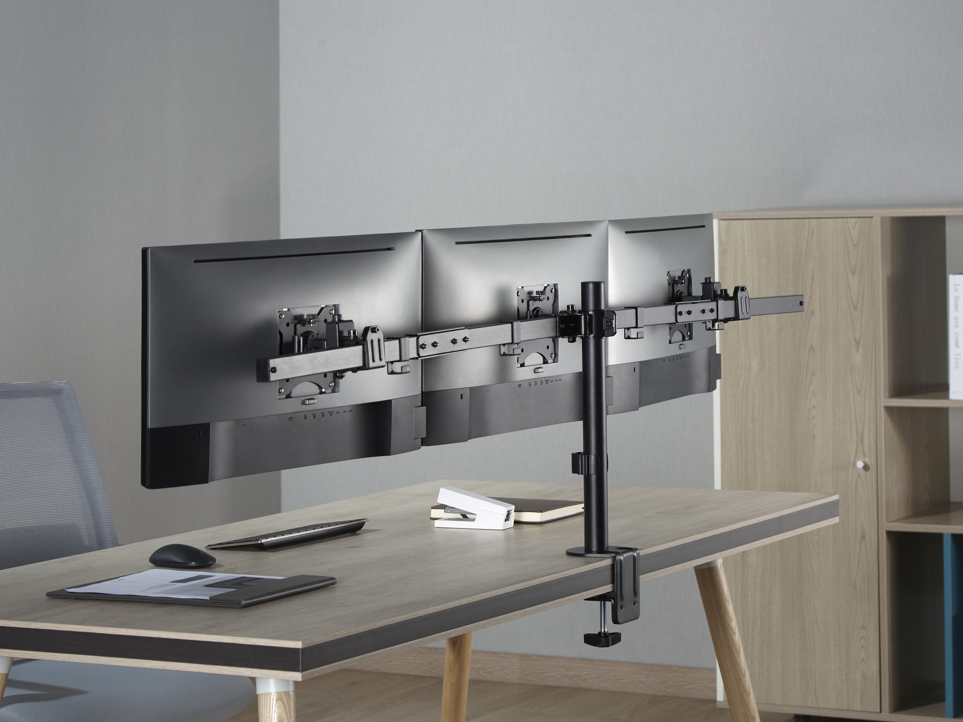 EAN 4015867236017 - Equip 650158 soporte para monitor 81,3 cm (32") Escritorio Negro imagen 8