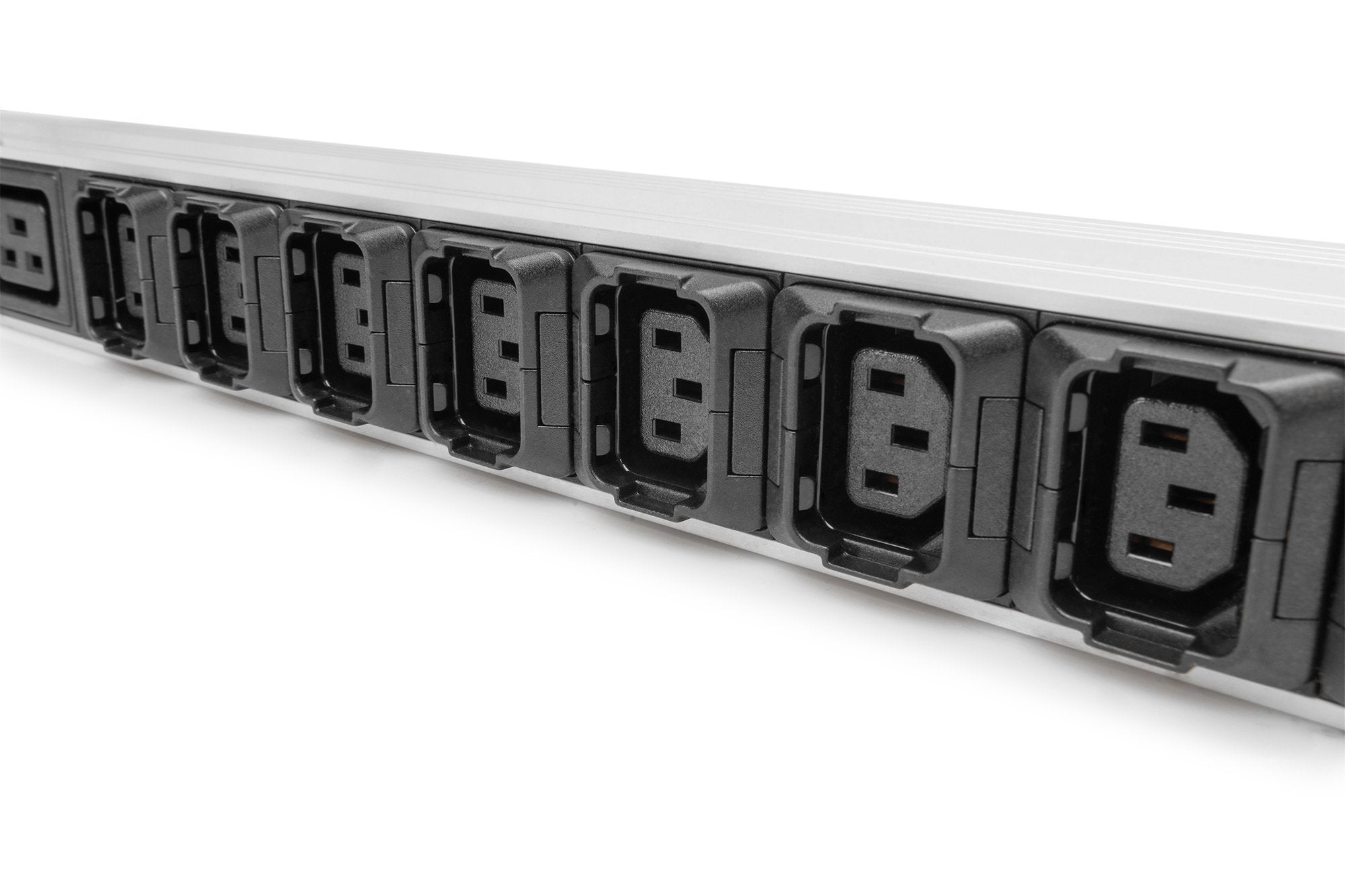 Digitus Pdu It Básica, Trifásica 16 A, 24 X C13, 3 X C19, Cable De Alimentación De 3 M, Clavija Iec 60309 16 A