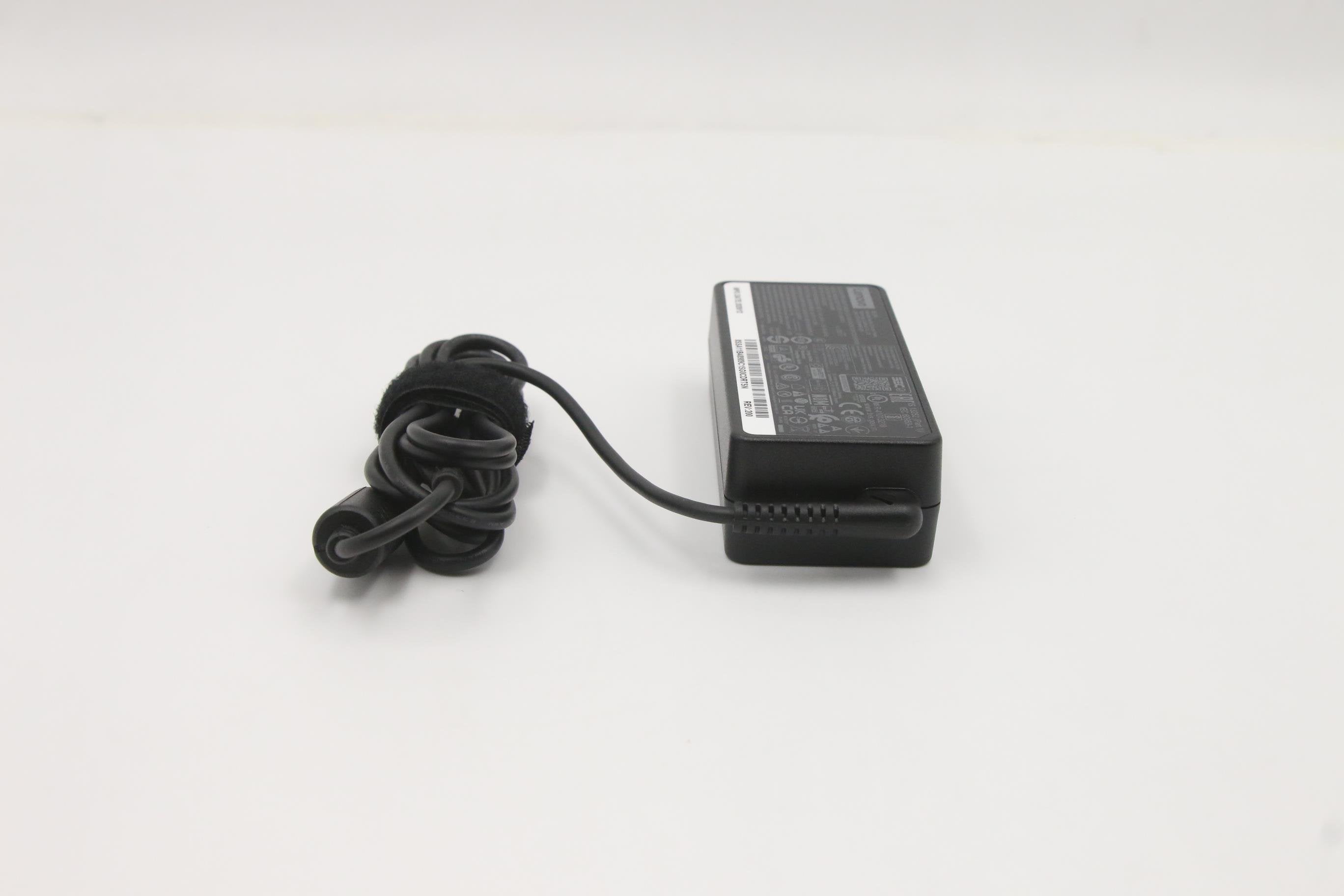 EAN 5704174532910 - Lenovo 5A10V03250 adaptador e inversor de corriente Interior 65 W Negro imagen 4