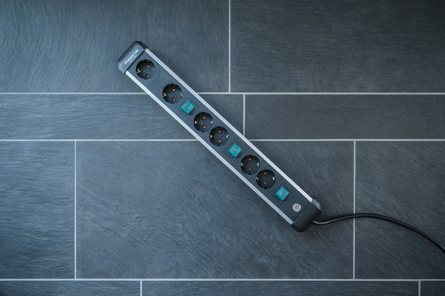 Regleta Brennenstuhl 1391030601 Base Múltiple 3 M 6 Salidas Ac Interior Negro, Plata