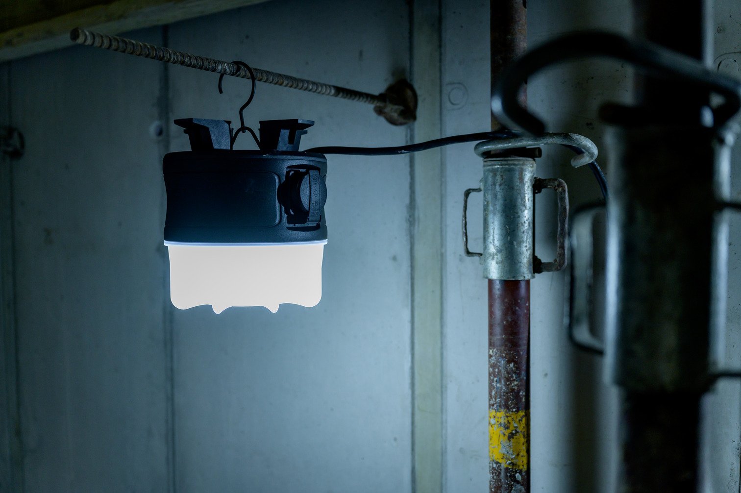 Foco Led Portátil Bf Con Iluminación De 360°, Ip54 (5400 Lm)