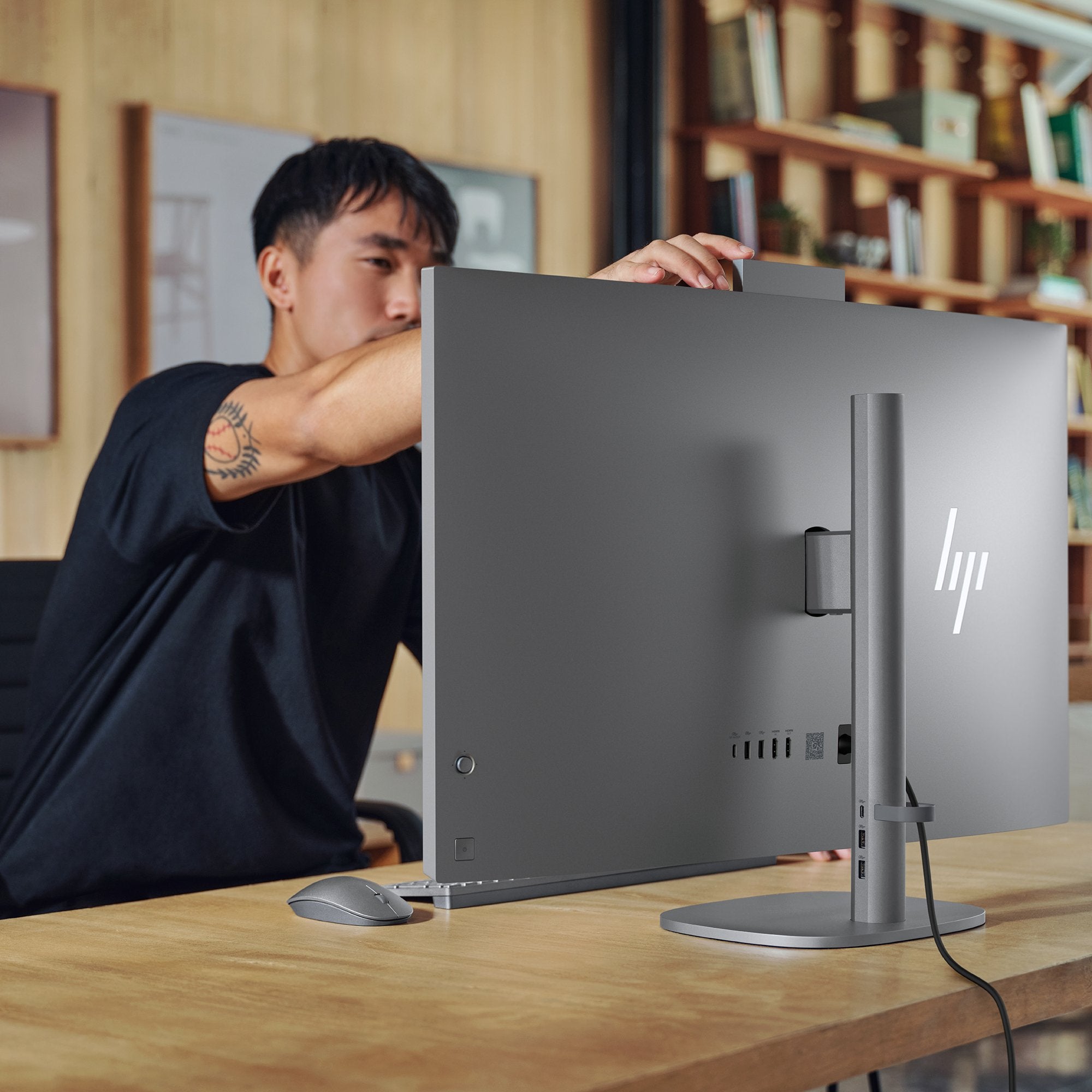 EAN 199896764988 - HP OmniStudio X All-in-One Desktop Next Gen AI 32-c1009ns PC Copilot+ PC Intel Core Ultra 7 258V 80 cm (31 imagen 11
