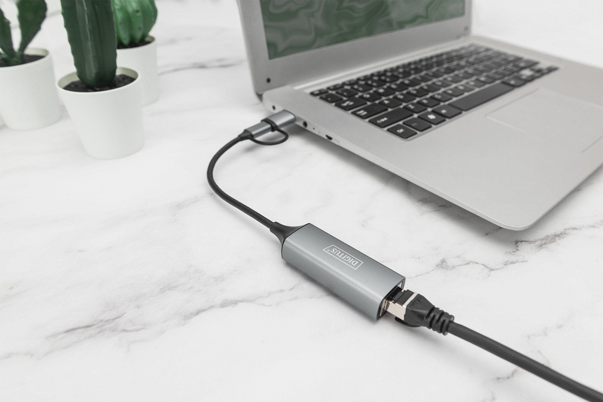 EAN 4016032473572 - Digitus DN-3028 cambiador de género para cable USB-C USB 3.1 RJ-45 Gris imagen 2