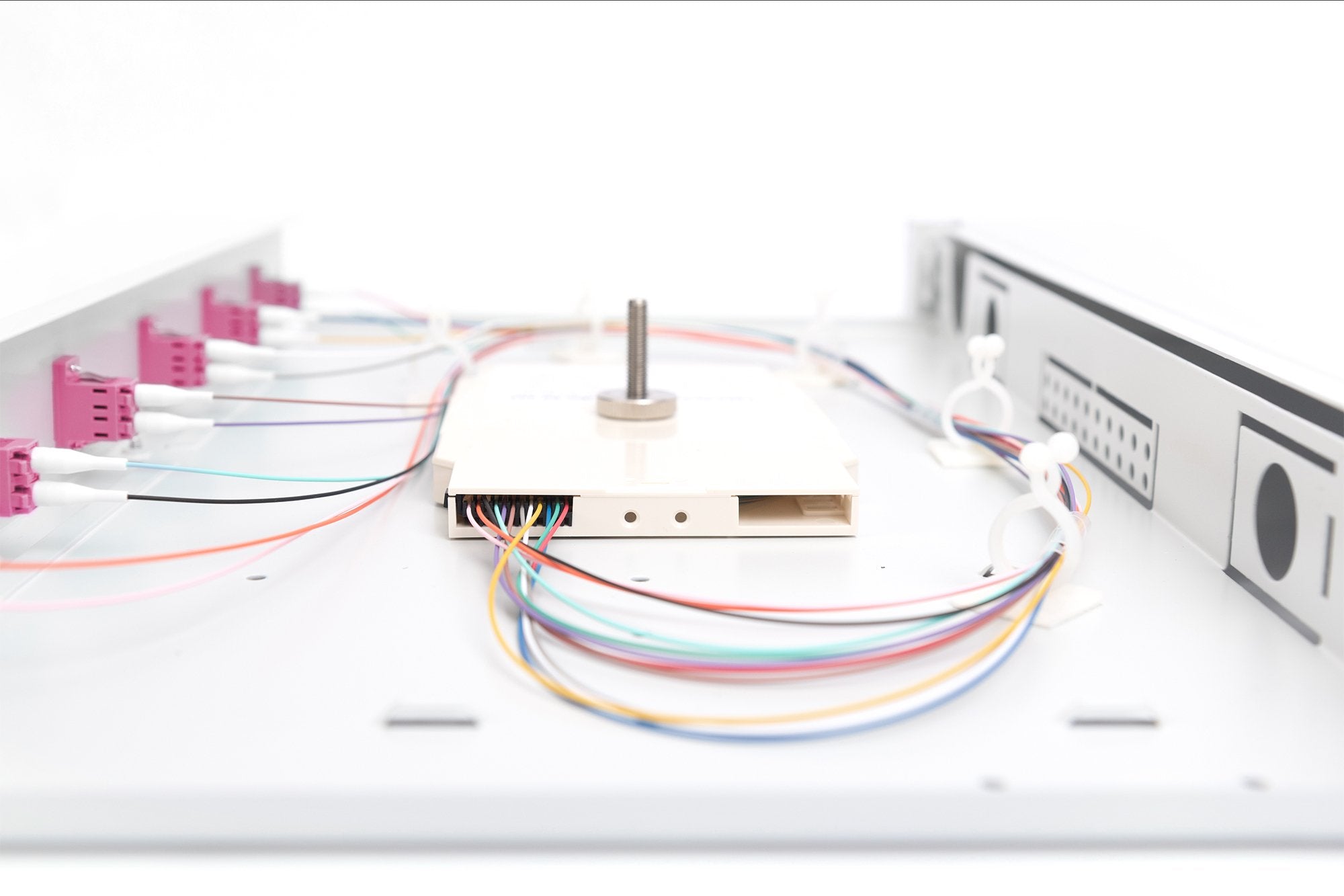 EAN 4016032325703 - Digitus DN-96330-4 accesorio de bastidor Panel de gestión de cables imagen 7