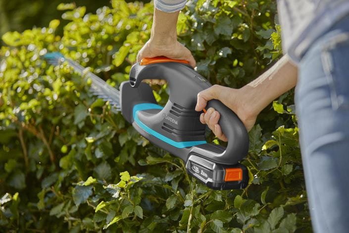 Gardena Cortasetos Inalámbrico Easycut 40/18v P4a Solo, 18 Voltios Sin Batería Ni Cargador, Power For All Alliance