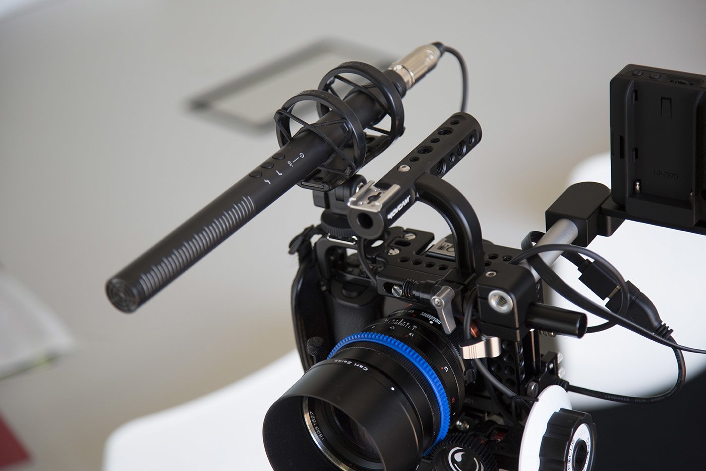 EAN 698813004164 - RØDE NTG-4+ micrófono Negro Micrófono para cámara digital imagen 3