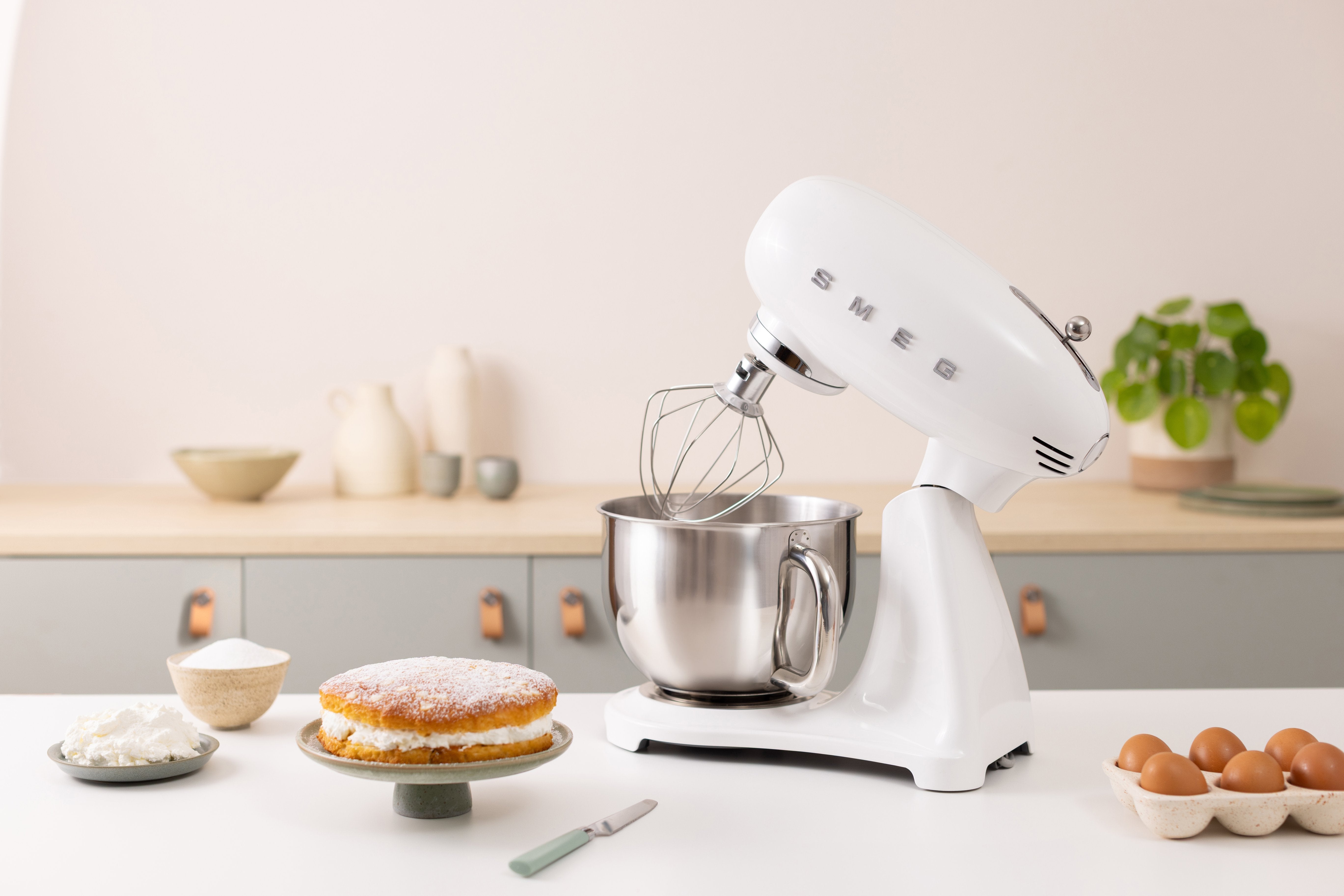 Smeg Kitchen Robot 50´Style White Smf05wheu