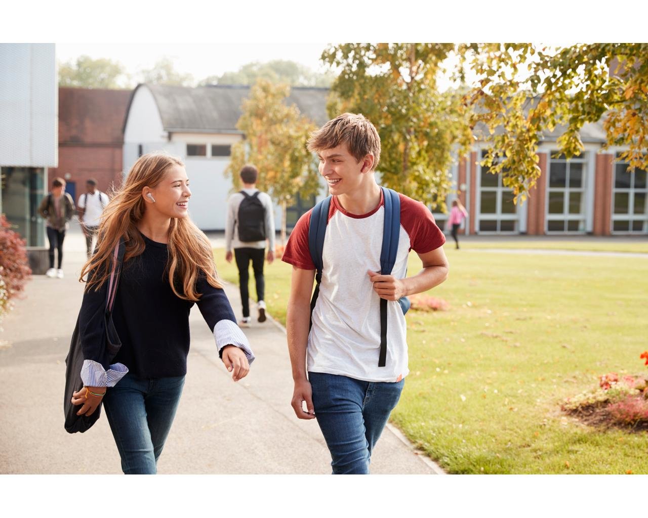 Auriculares Bluetooth Jvc Ha-A8t Con Estuche De Carga Autonomía 6h Rojos