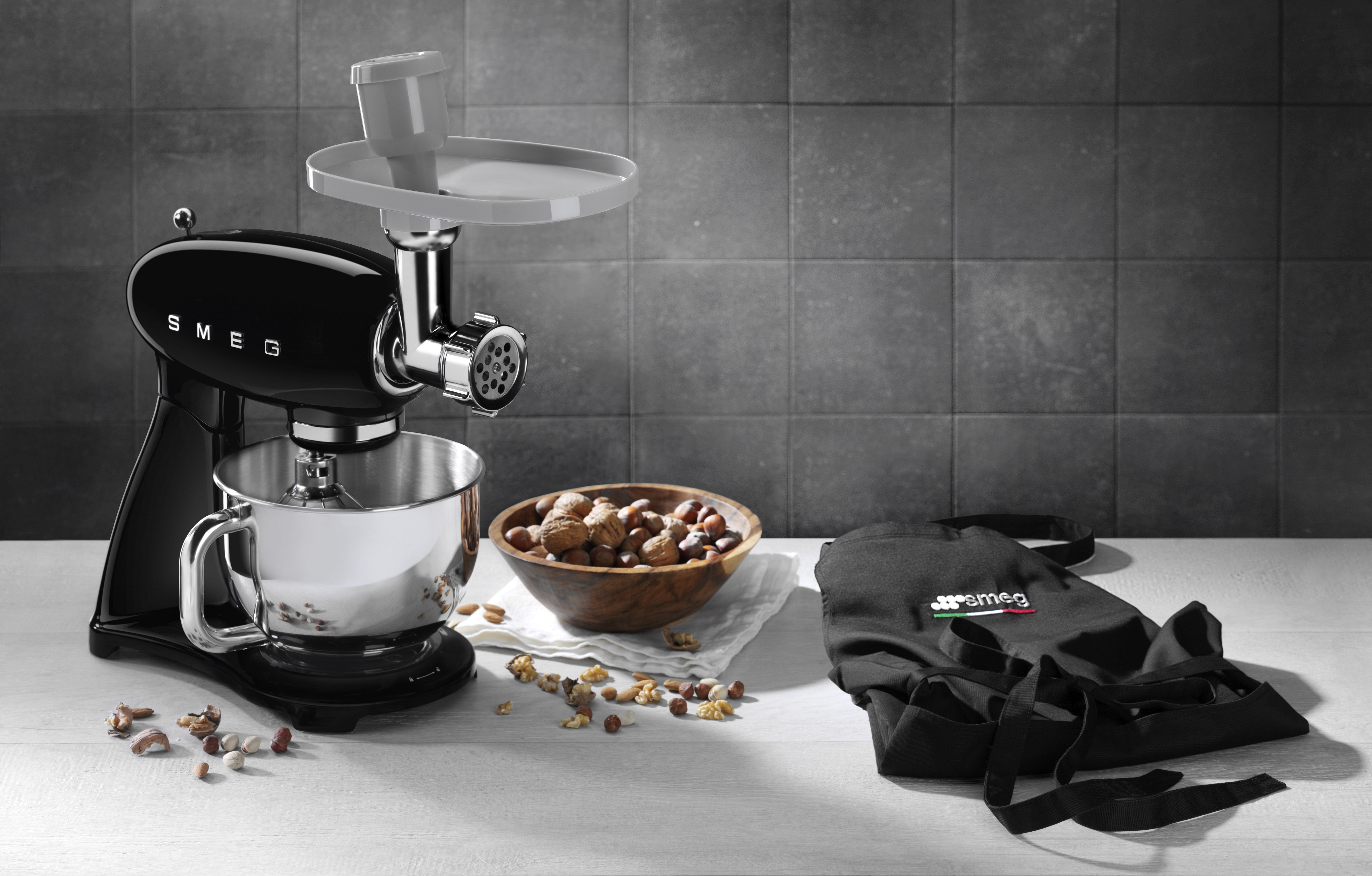 EAN 8017709269142 - Smeg SMF03BLEU batidora Batidora de varillas 800 W Negro imagen 13