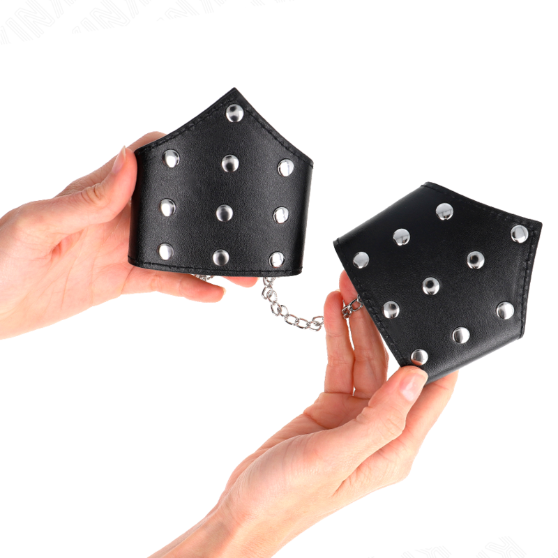 Kink - Muñequeras Estilo Puntiagudo Negro Con Cadena Ajustable 17-23 Cm X 8.5 Cm