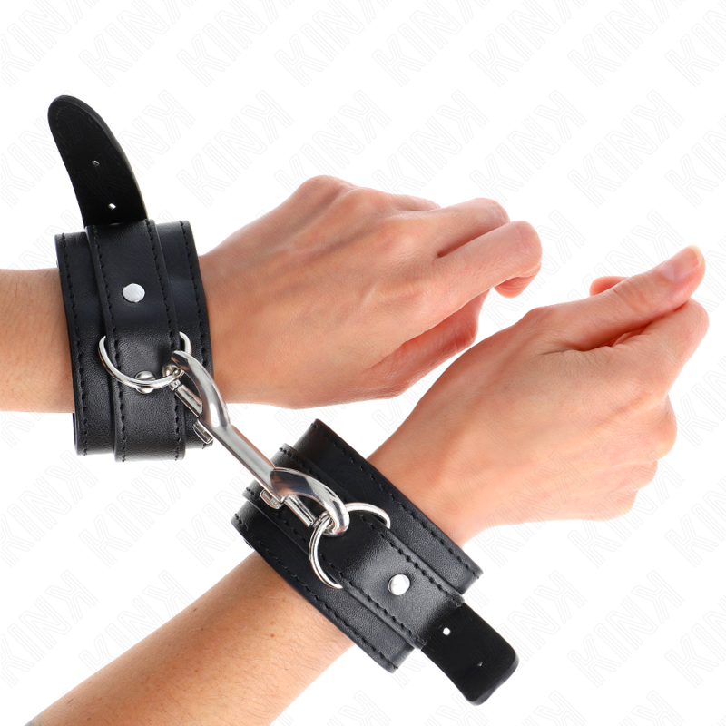Kink - Muñequeras Simples Con Fila De Remaches Negro Ajustable 17-28 Cm X 5 Cm