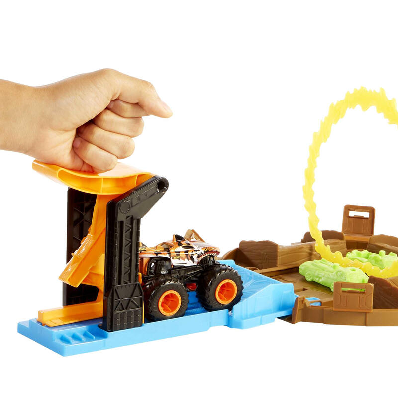 Pista De Carreras Hot Wheels Monster Trucks Stunt Tire Playset