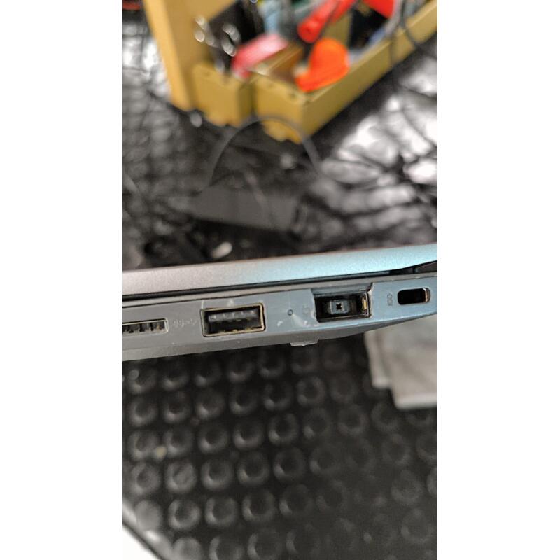 Portatil Reacondicionado Lenovo Thinkbook 15-Iil I3-1005g1 8gb 256gbssd 15,6" W11pro Education Instalado Teclado Español Grado B 1 Año De Garantia