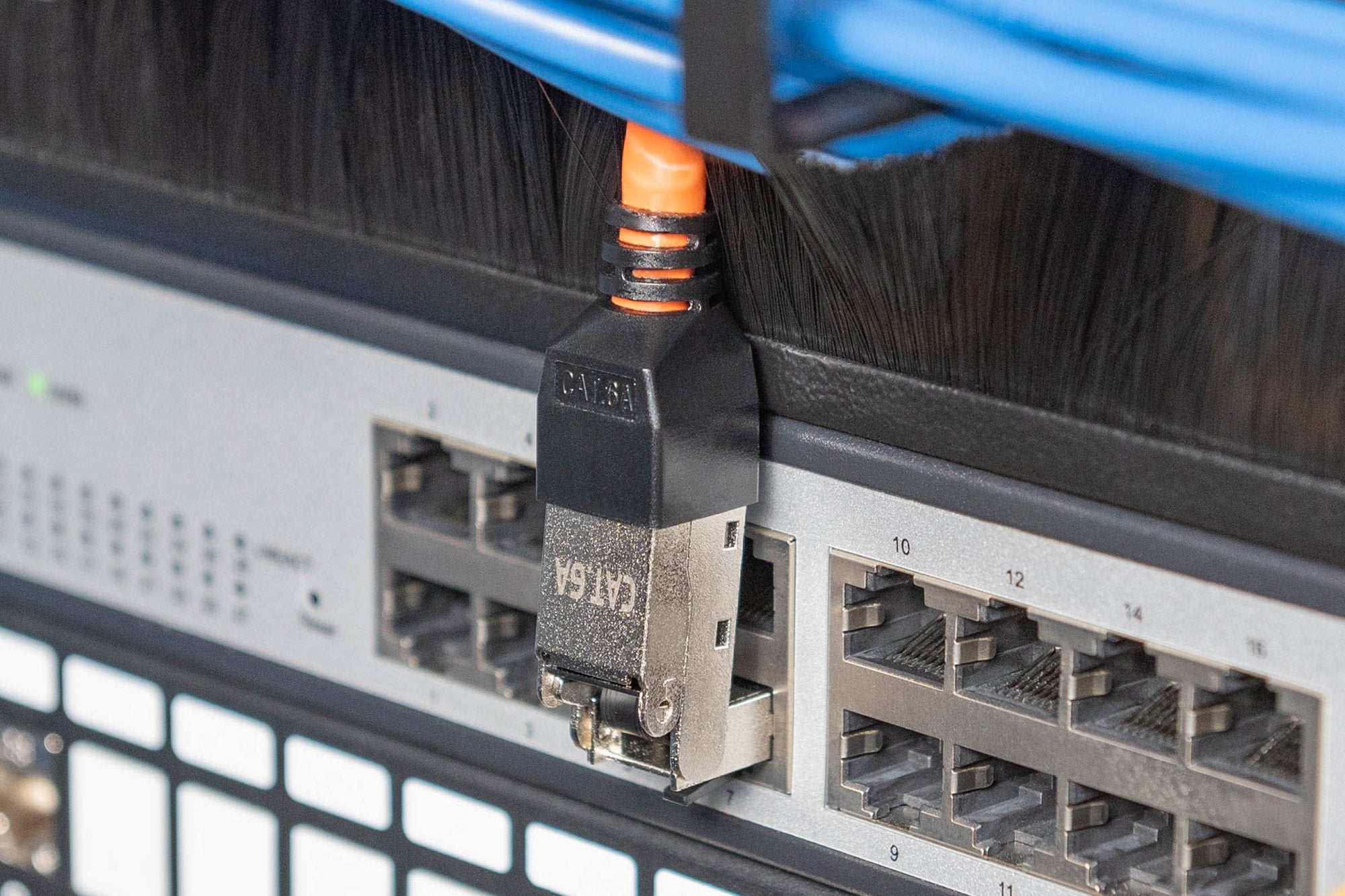 Conector De Campo Rj45 Cat.6a, Stp, Articulado Flexible Tapa Guardapolvo, Manguito De Protección Metalico Digitus