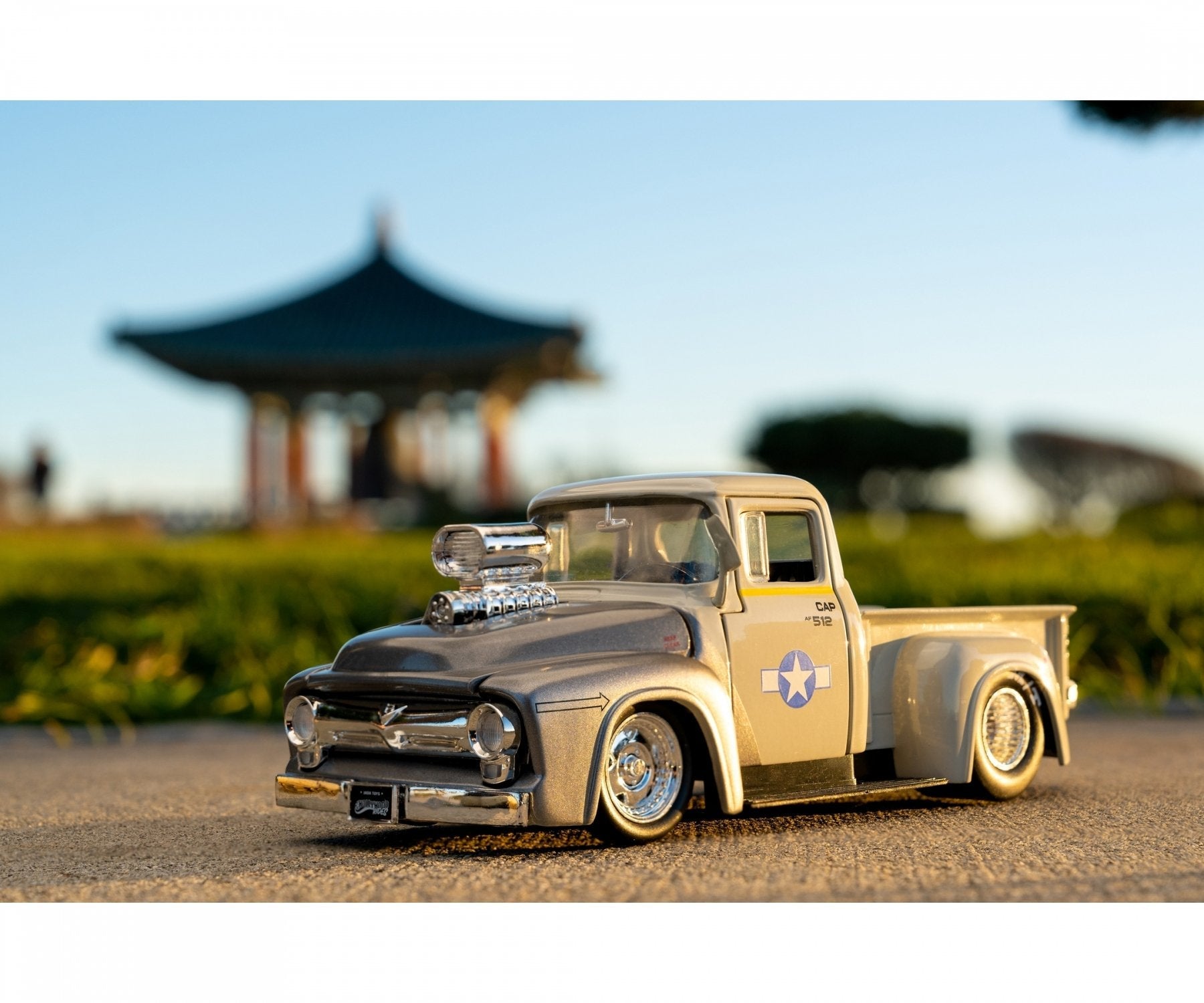 Jada Street Fighter 1956 Ford Pickup 1:24 + Guile    253255057