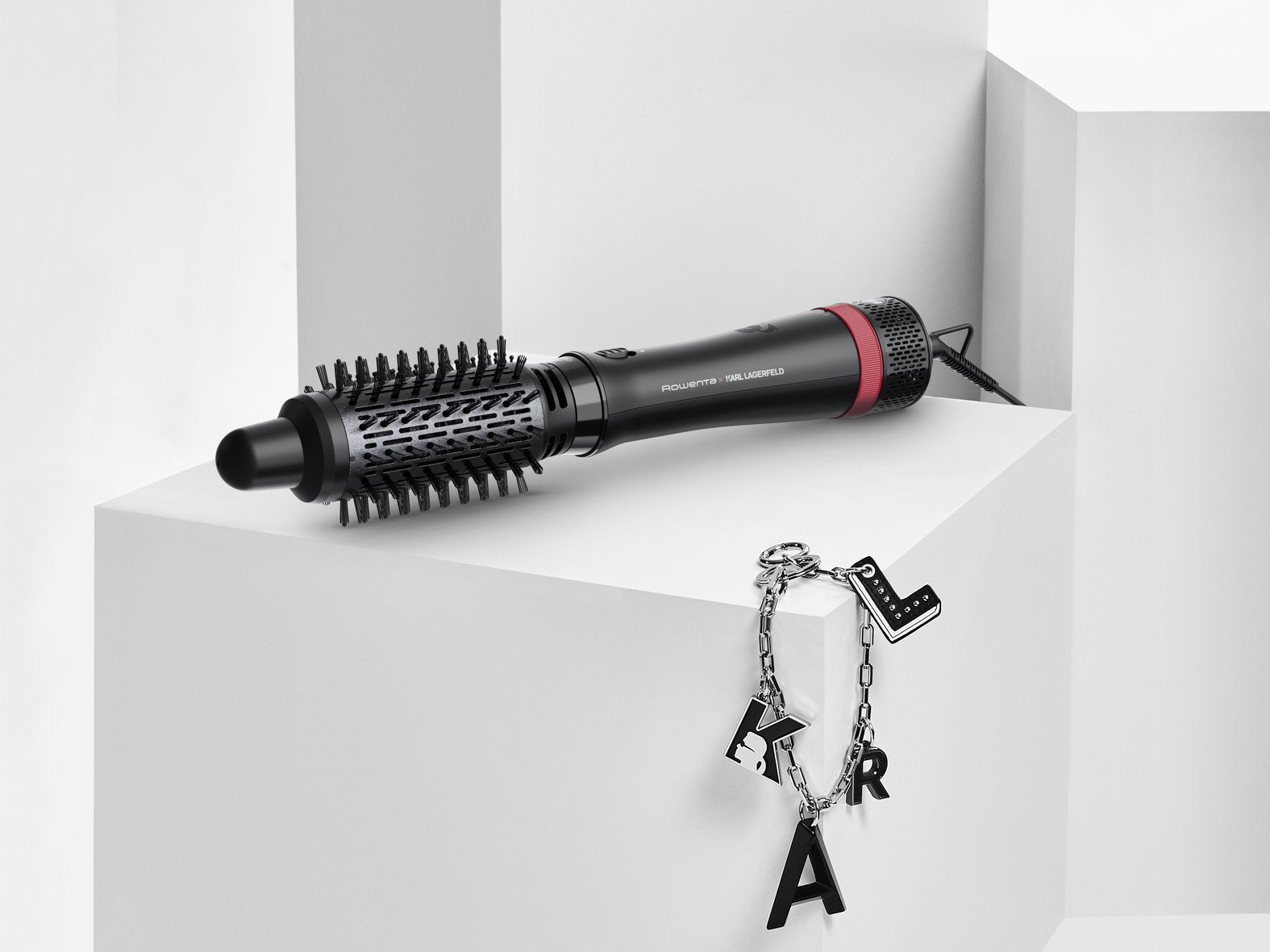 EAN 3121040087657 - Rowenta Express Style CF634L Cepillo de aire caliente Caliente Negro, Rojo 800 W 1,8 m imagen 3
