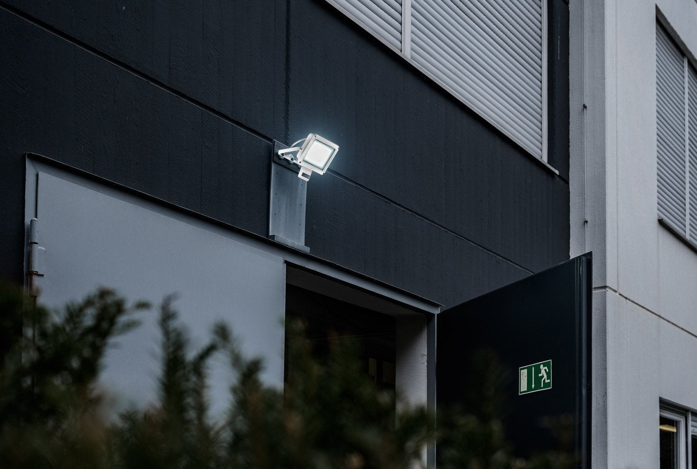 Brennenmuhl Led Mrahler Jaro 4060 P Con Infrarot-Bewegungs