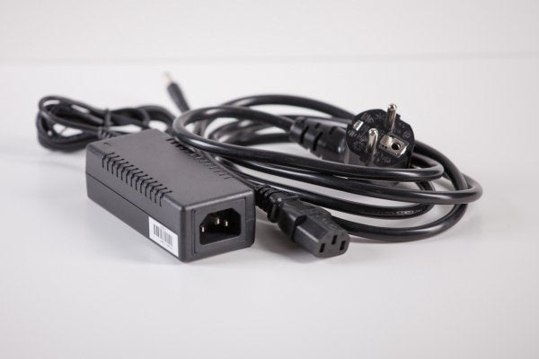 Wantec 5821 Adaptador E Inversor De Corriente Interior 60 W Negro