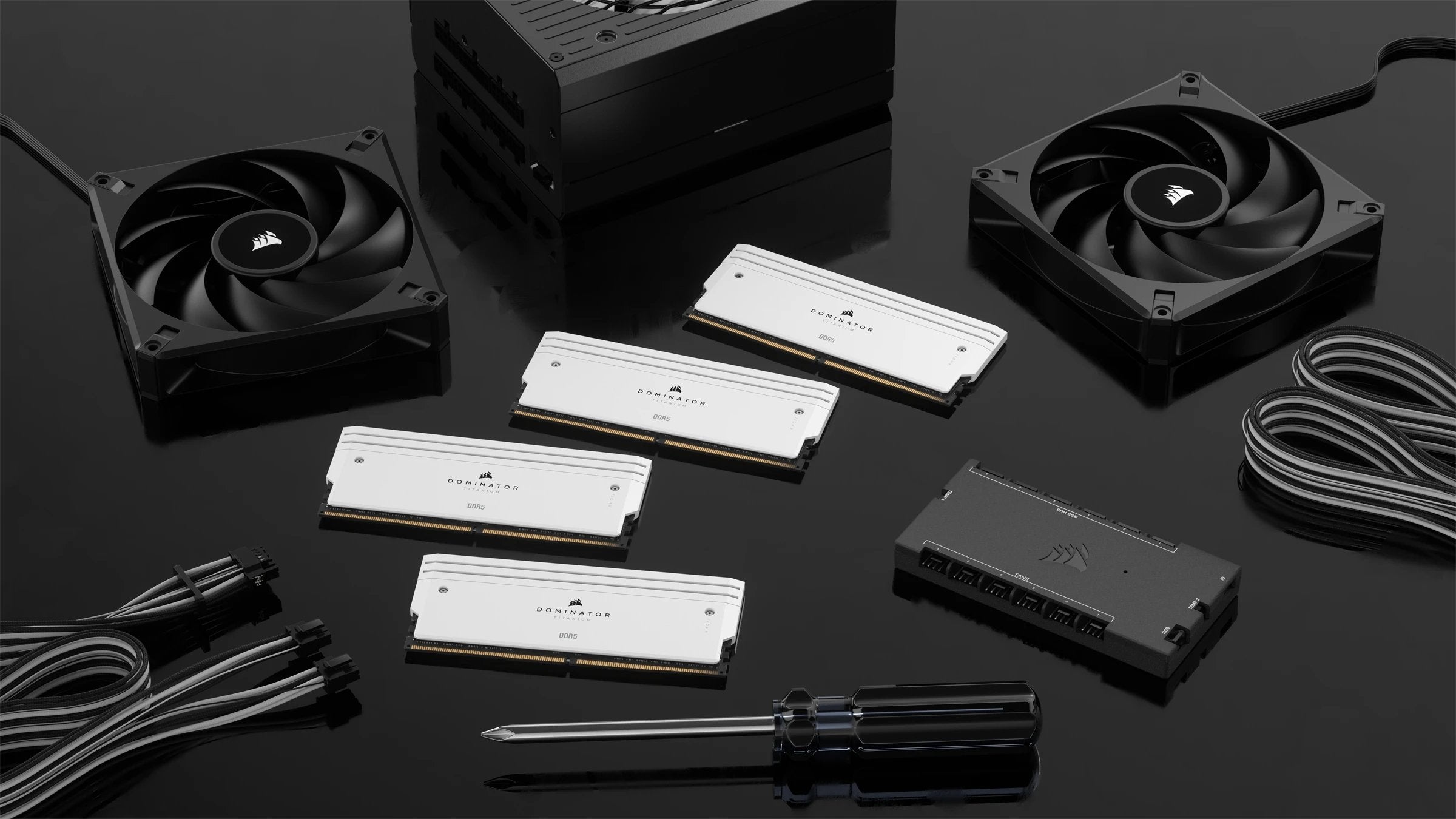 EAN 840006679172 - Corsair Dominator Titanium CMP32GX5M2X6600C32W módulo de memoria 32 GB 2 x 16 GB DDR5 288-pin DIMM imagen 12