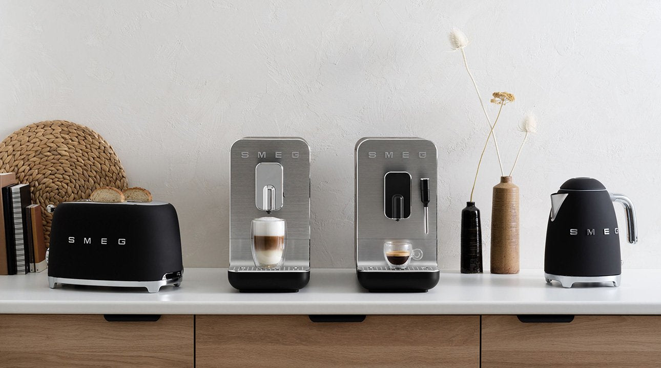 EAN 8017709334970 - Smeg BCC13BLMEU cafetera eléctrica Totalmente automática Máquina espresso 1,4 L imagen 32