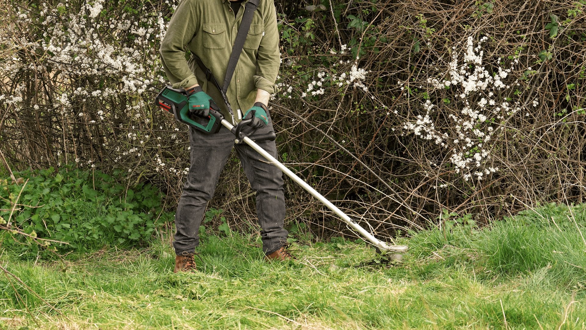 EAN 4059952660530 - Bosch BrushCut tijera de césped inalámbrica 2,4 mm 36 V Ión de litio Verde imagen 6