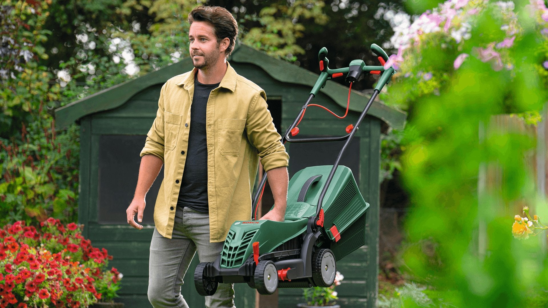 EAN 4053423321845 - Bosch UniversalRotak Cortacésped de empuje a gasolina Corriente alterna Verde imagen 5