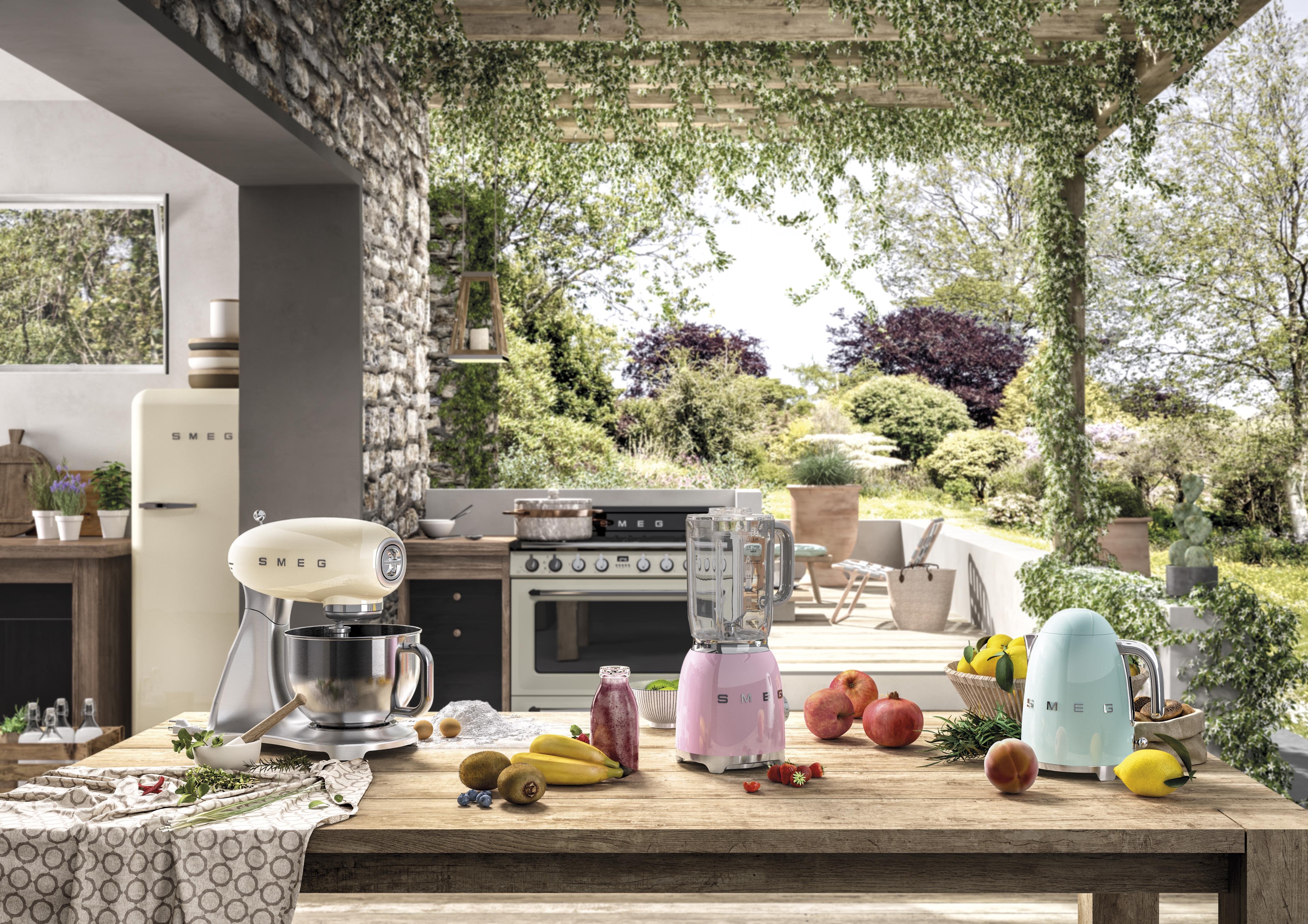 EAN 8017709227975 - Smeg KLF03PGEU tetera eléctrica 1,7 L 2400 W Verde imagen 4