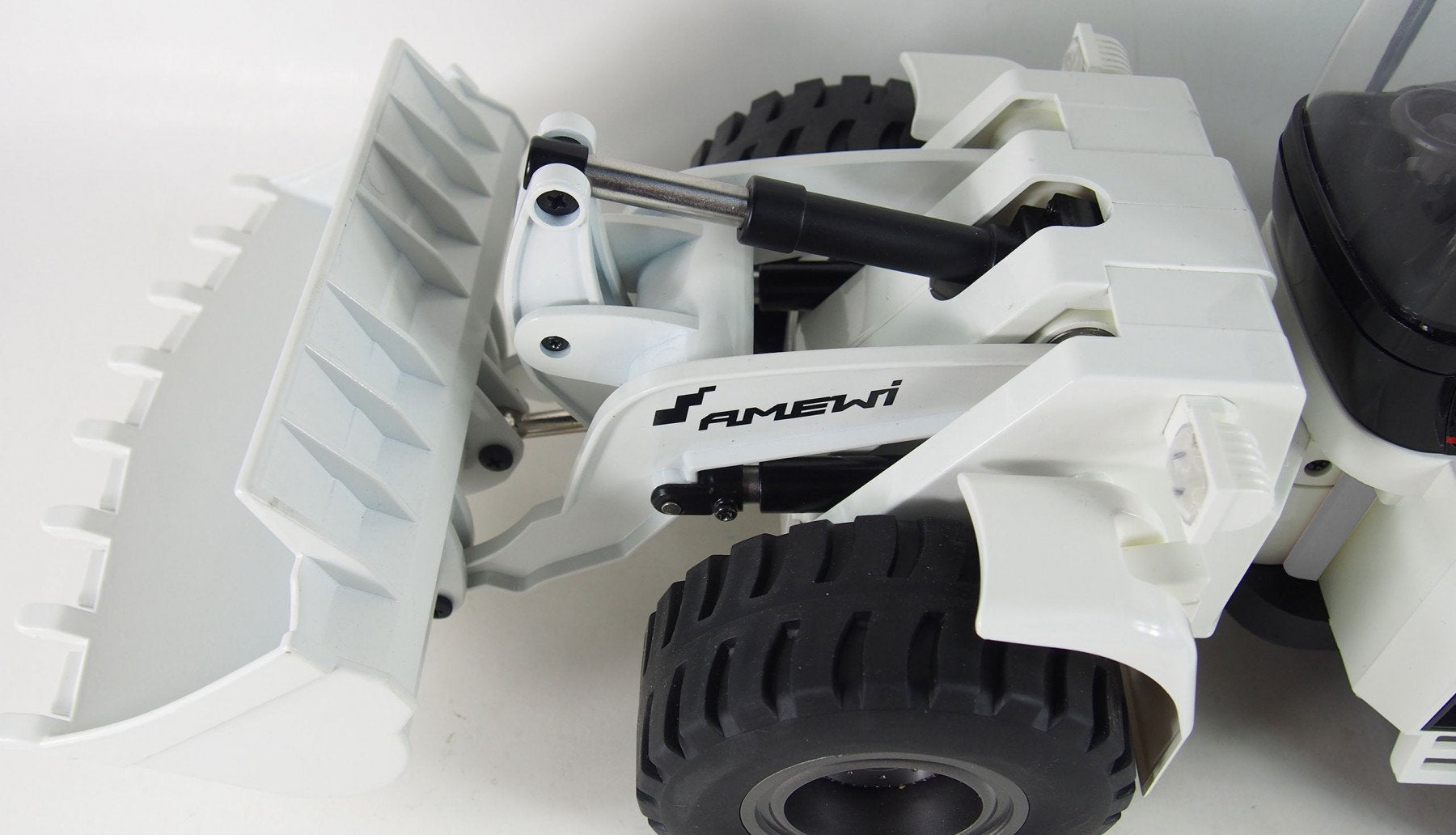 EAN 4260631422480 - Amewi 22416 modelo controlado por radio Pala delantera Motor eléctrico 1:14 imagen 4
