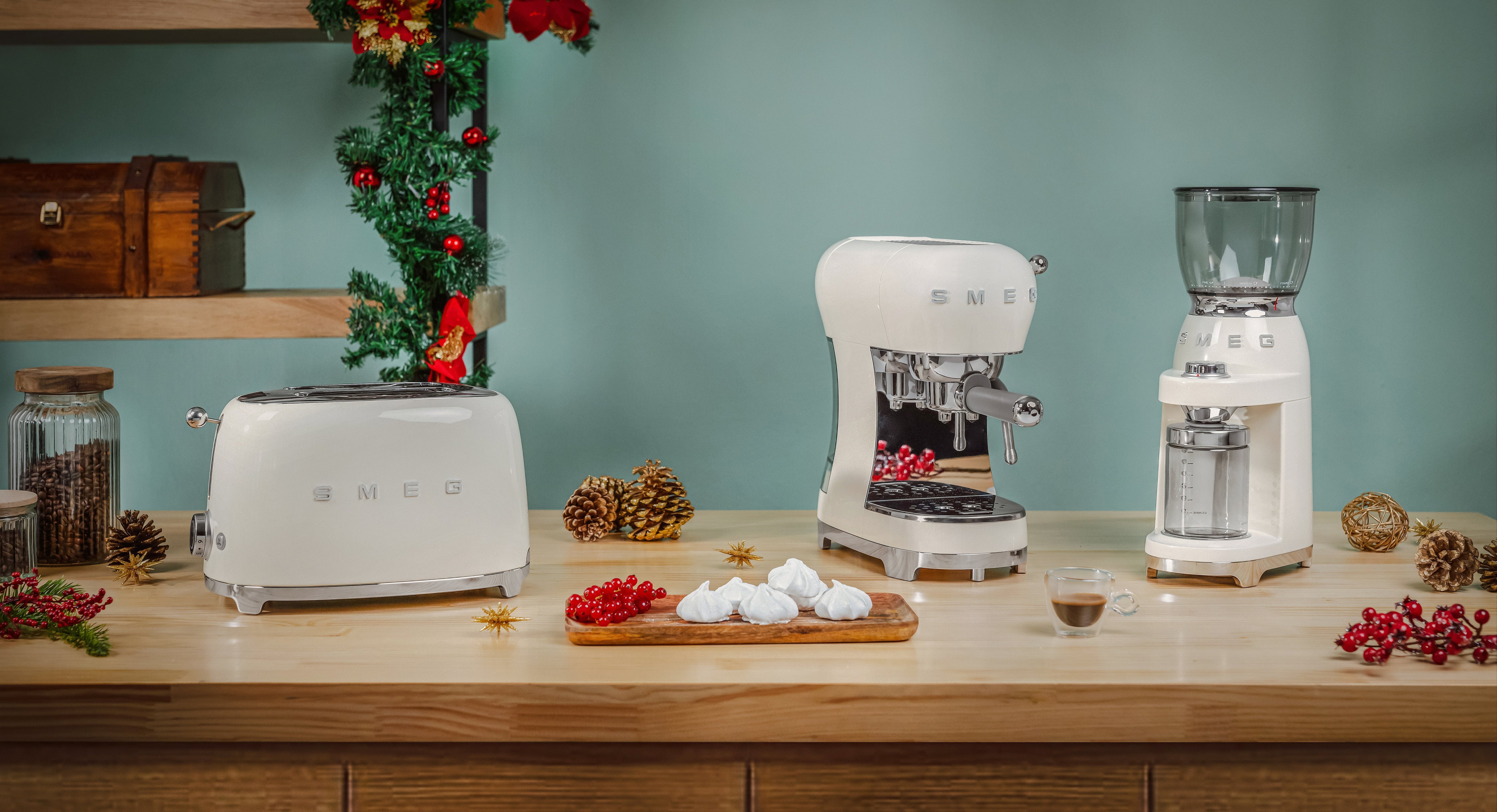 EAN 8017709186920 - Smeg TSF01CREU tostadora 6 2 rebanada(s) 950 W Crema de color imagen 6