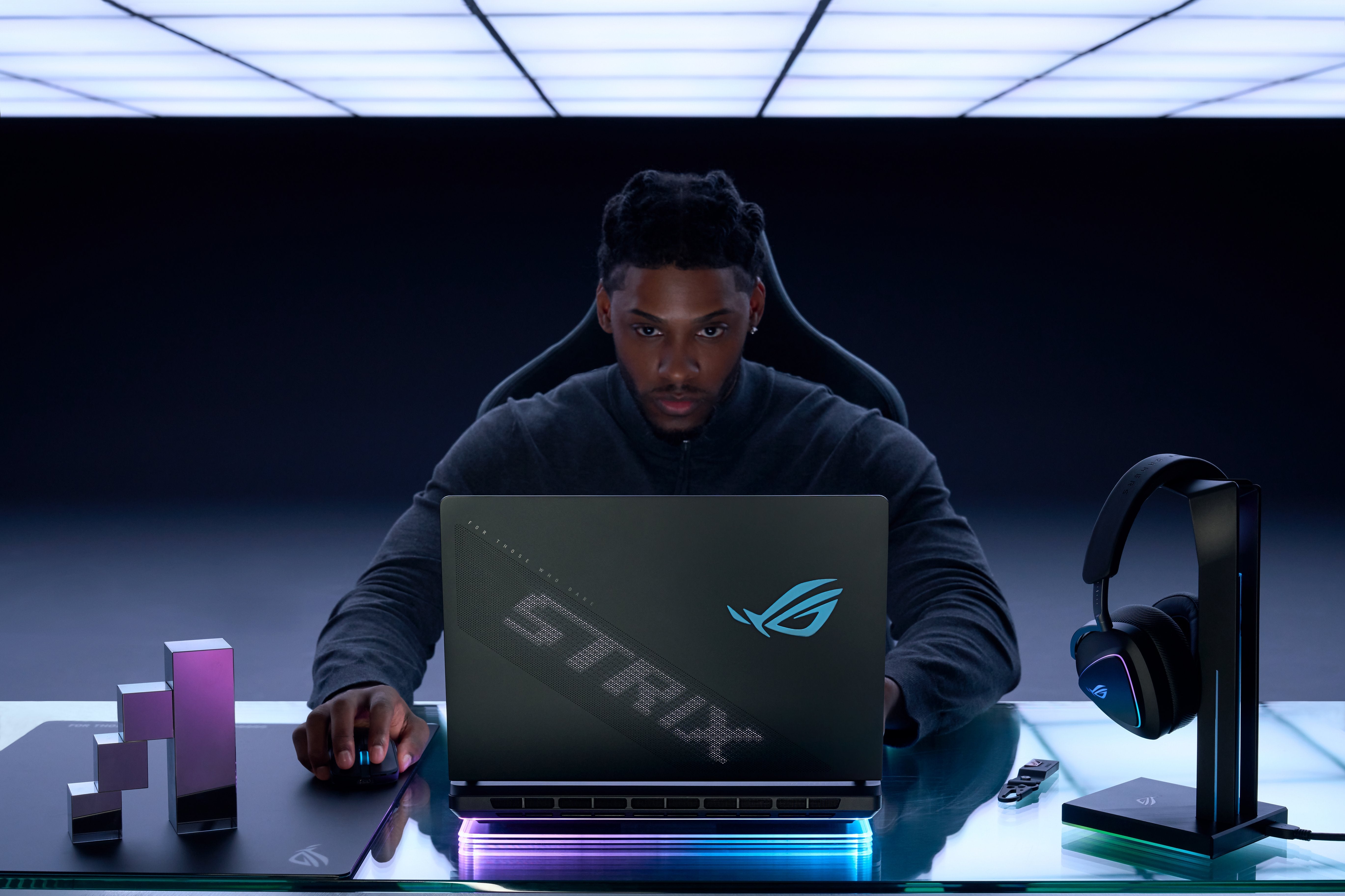 Portátil Gaming Asus Rog Strix Scar 16"  16 G635lx-S5031 9 275hx, 32gb 1tb Ssd Rtx 5090 24gb, Sin Sistema Operativo) Negro - Teclado Qwerty Español
