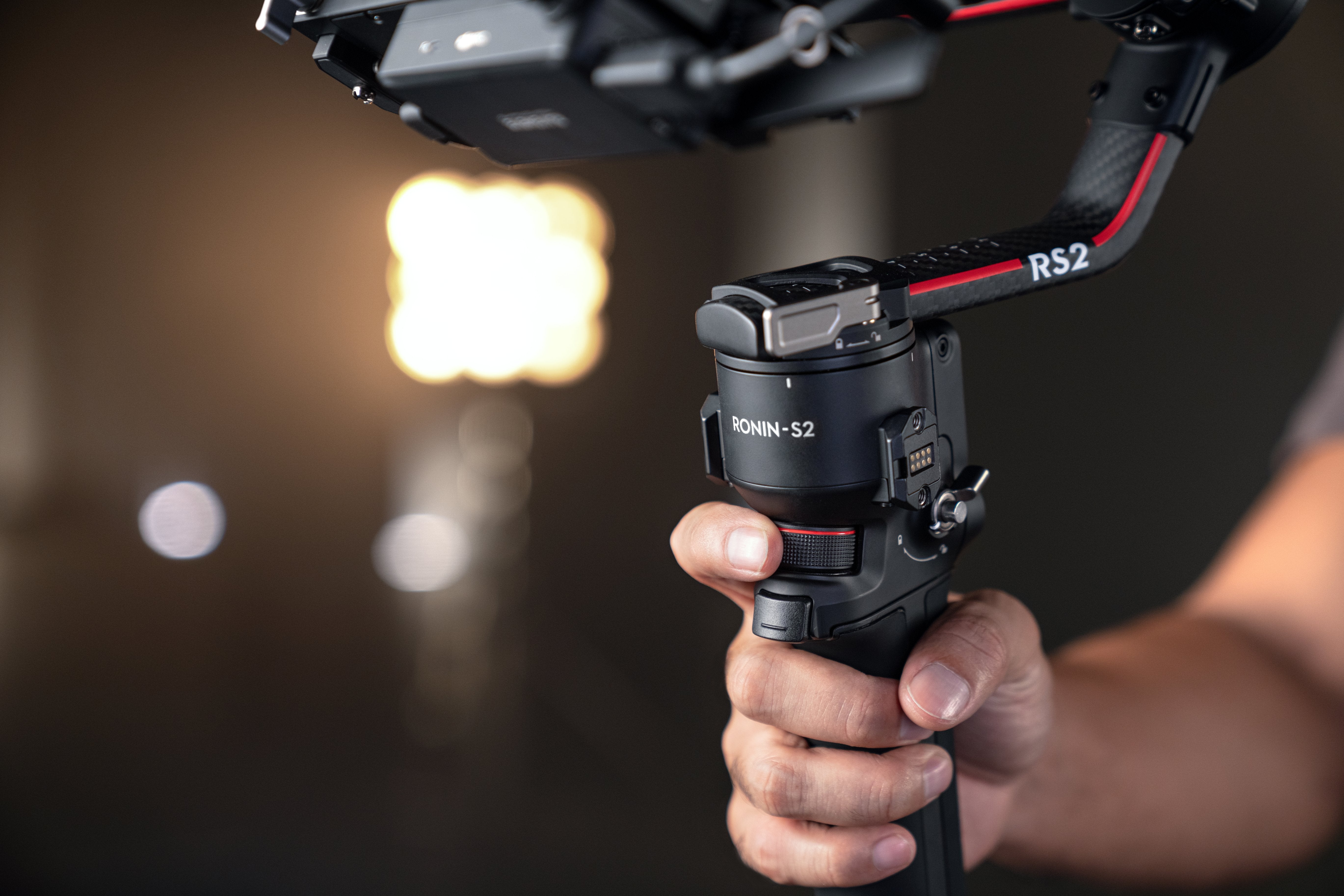 EAN 6941565901569 - DJI RS 2 Pro Combo Estabilizador manual para cámara Negro imagen 12
