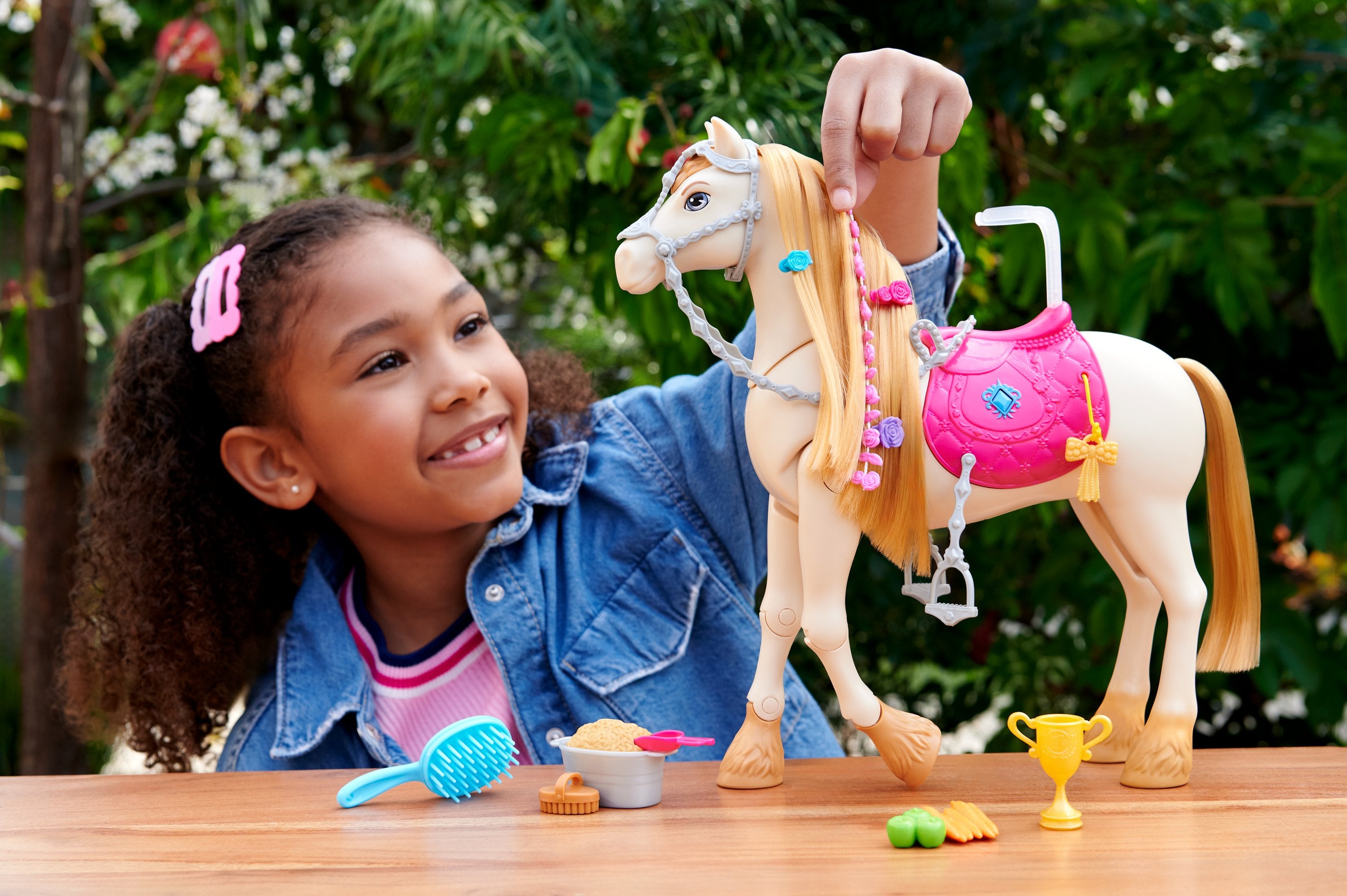 EAN 0194735231010 - Barbie HXJ42 muñeca imagen 4