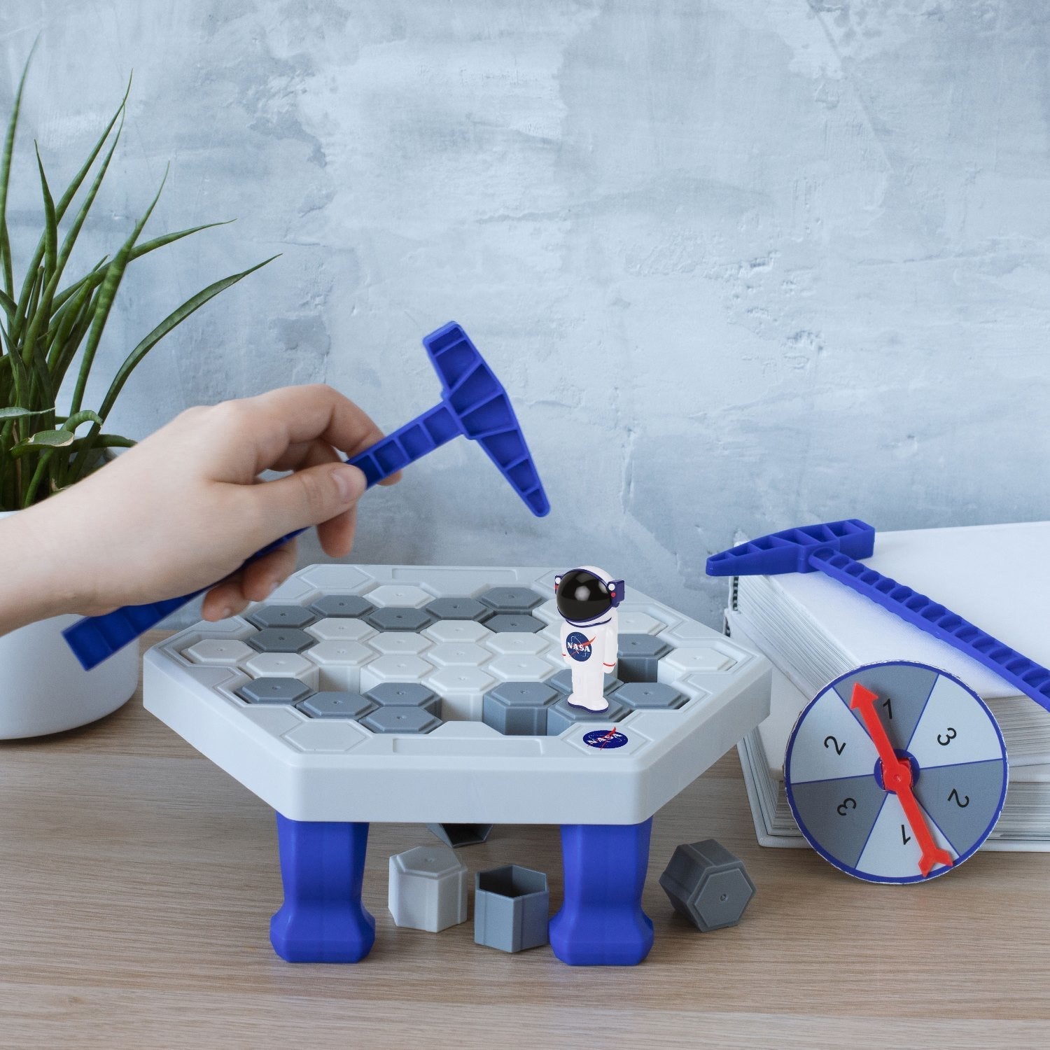 EAN 5060613318065 - Thumbs Up Moon Miner Stratego imagen 1