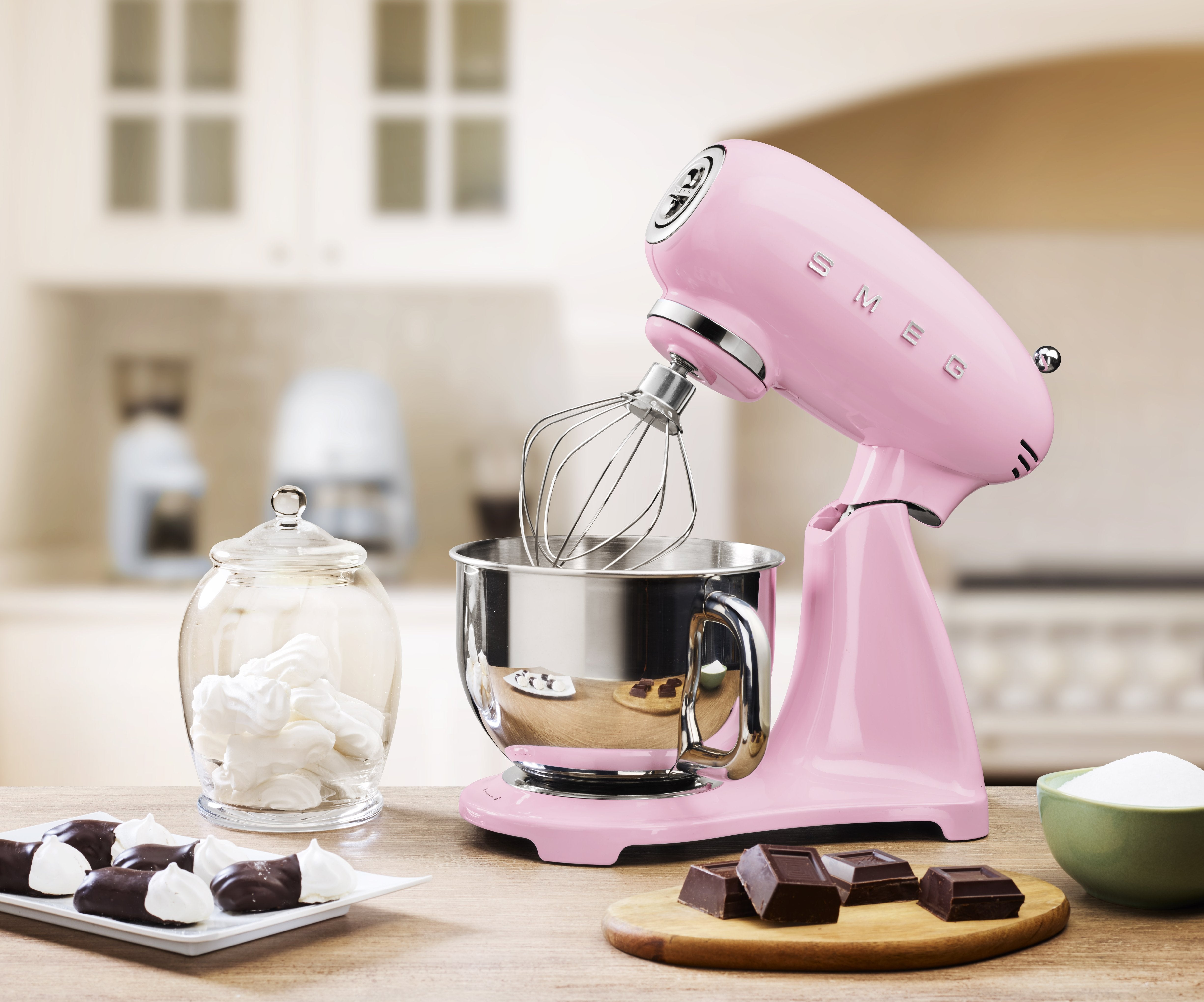 EAN 8017709319212 - Smeg SMF03PKEU batidora Batidora de varillas 800 W Rosa imagen 10