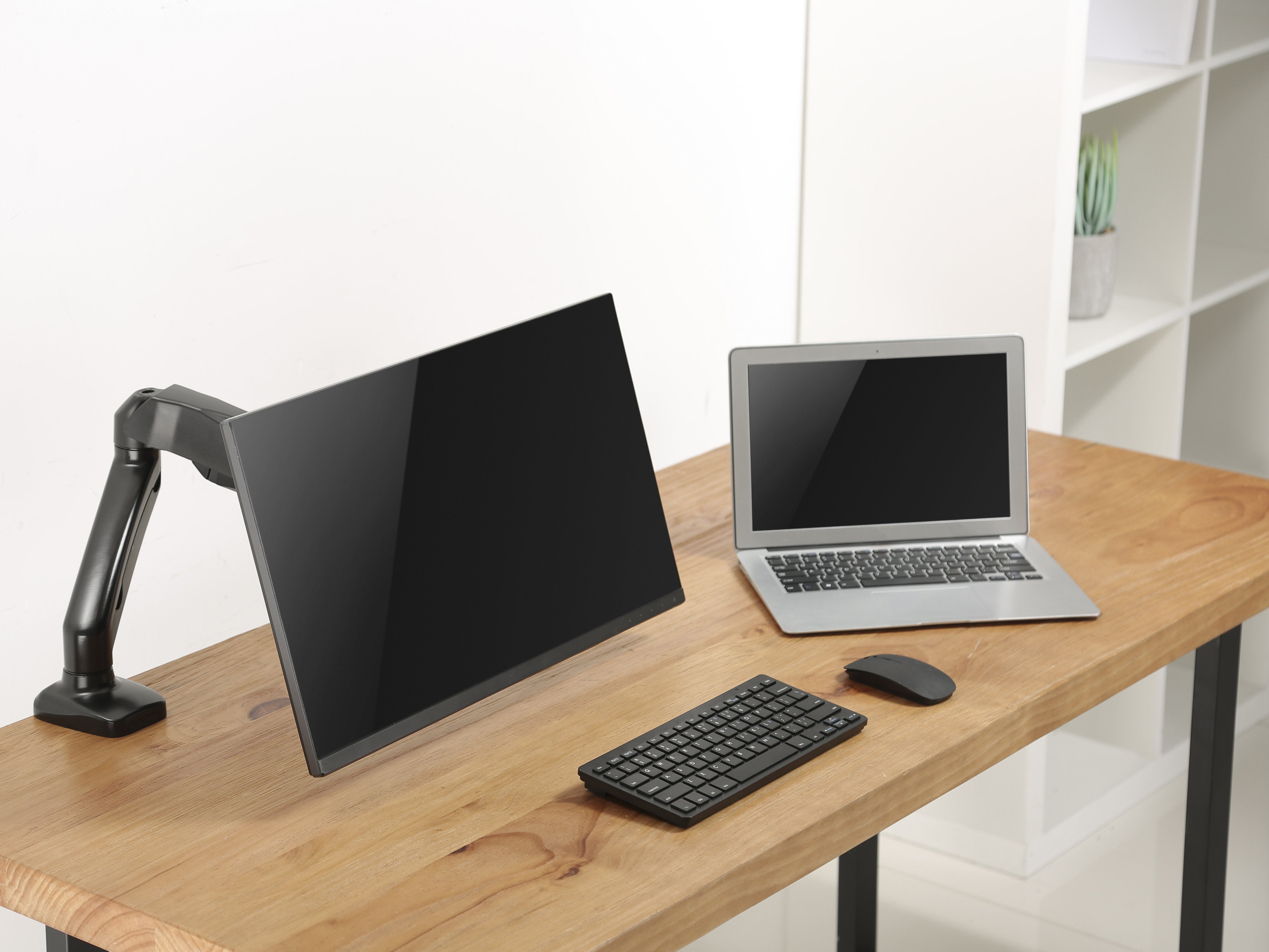 Equip Soporte De Mesa 1 Monitor 17"-32" Lcd Vesa F. 1 Resorte De Gas
