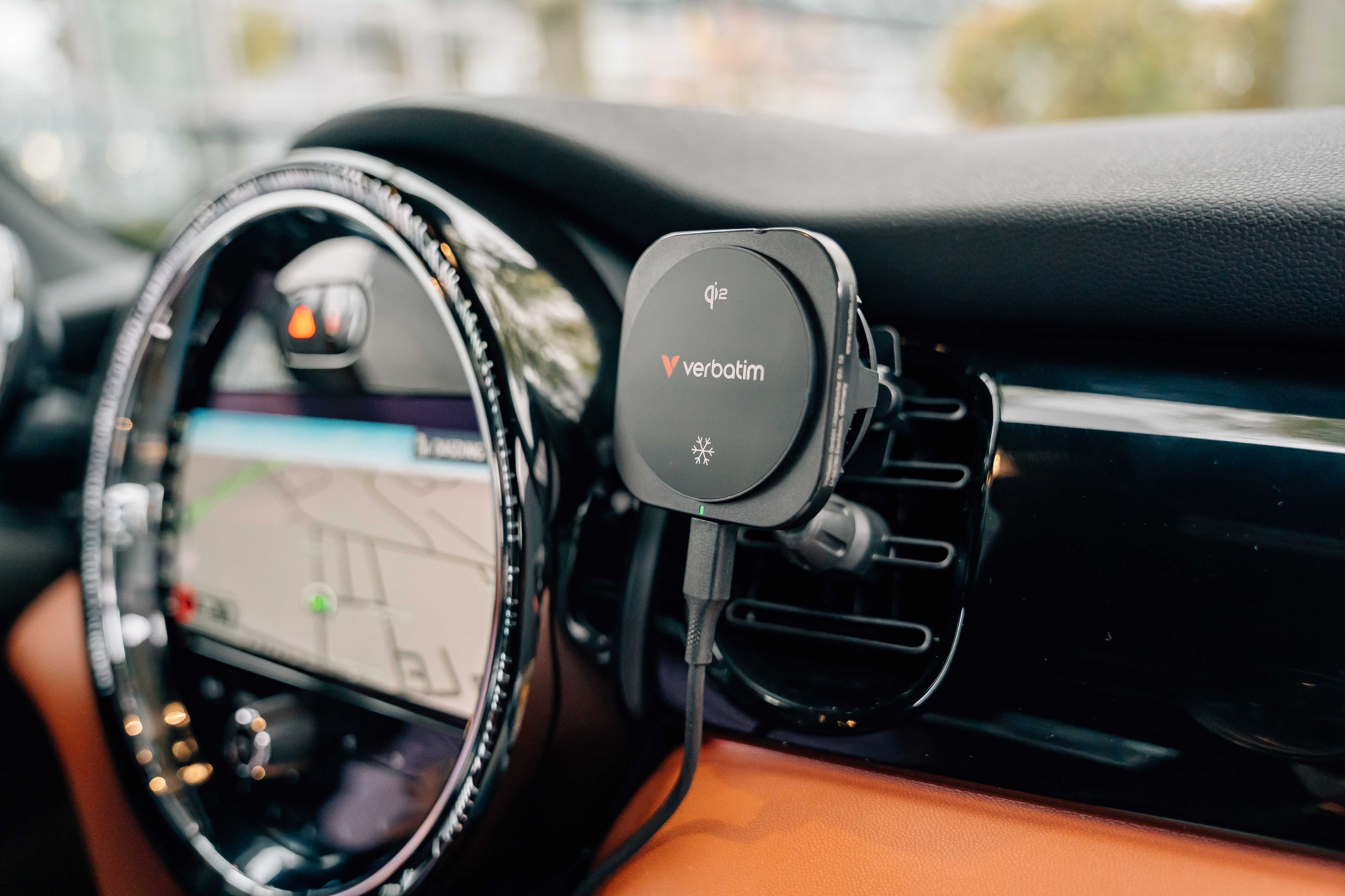 Verbatim Charge 'N' Drive Qi2 Cargador Inalámbrico Carga Rápida Auto