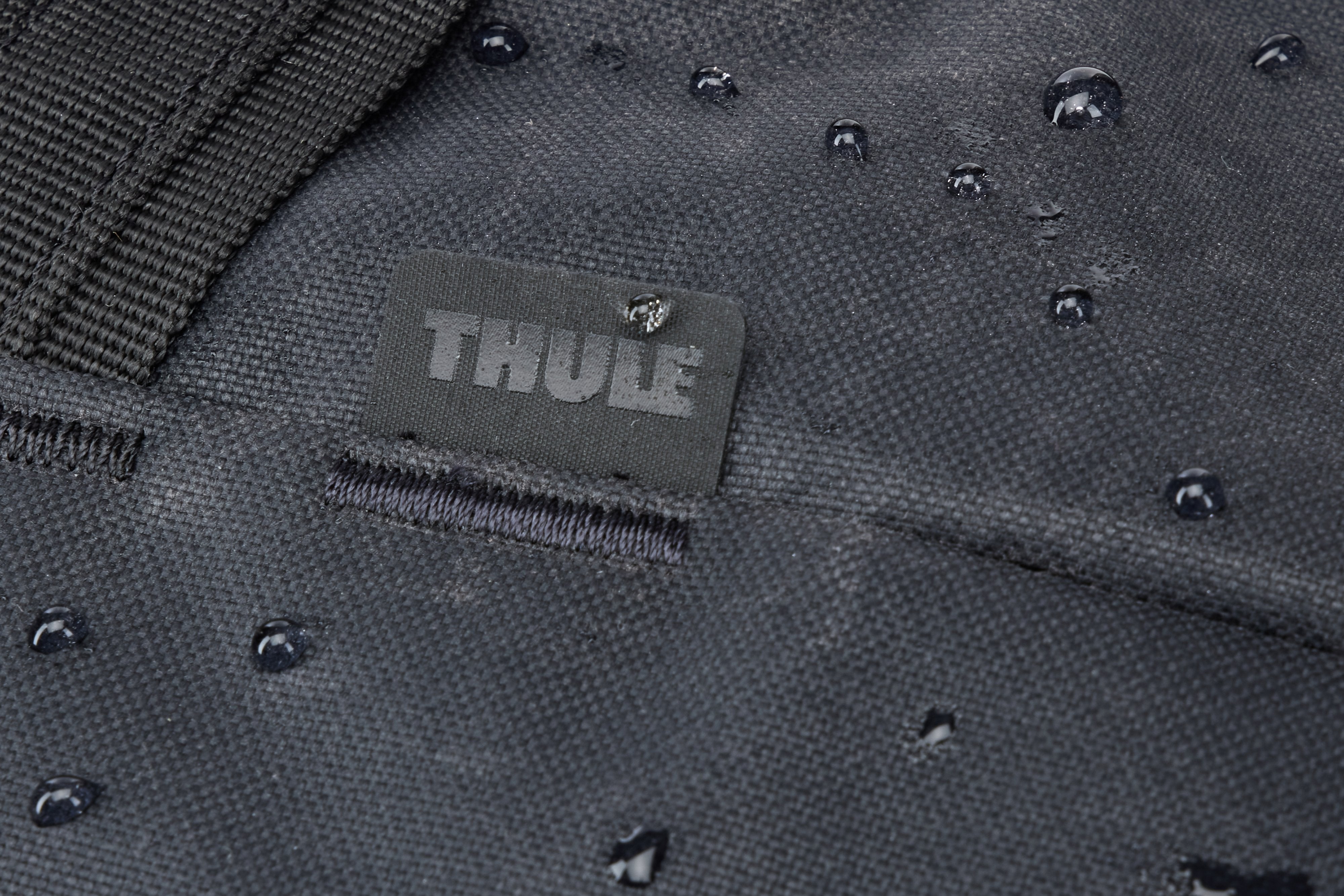 EAN 0085854252096 - Thule Aion TAWD135 - Black bolso de lona 35 L Poliéster Negro imagen 4