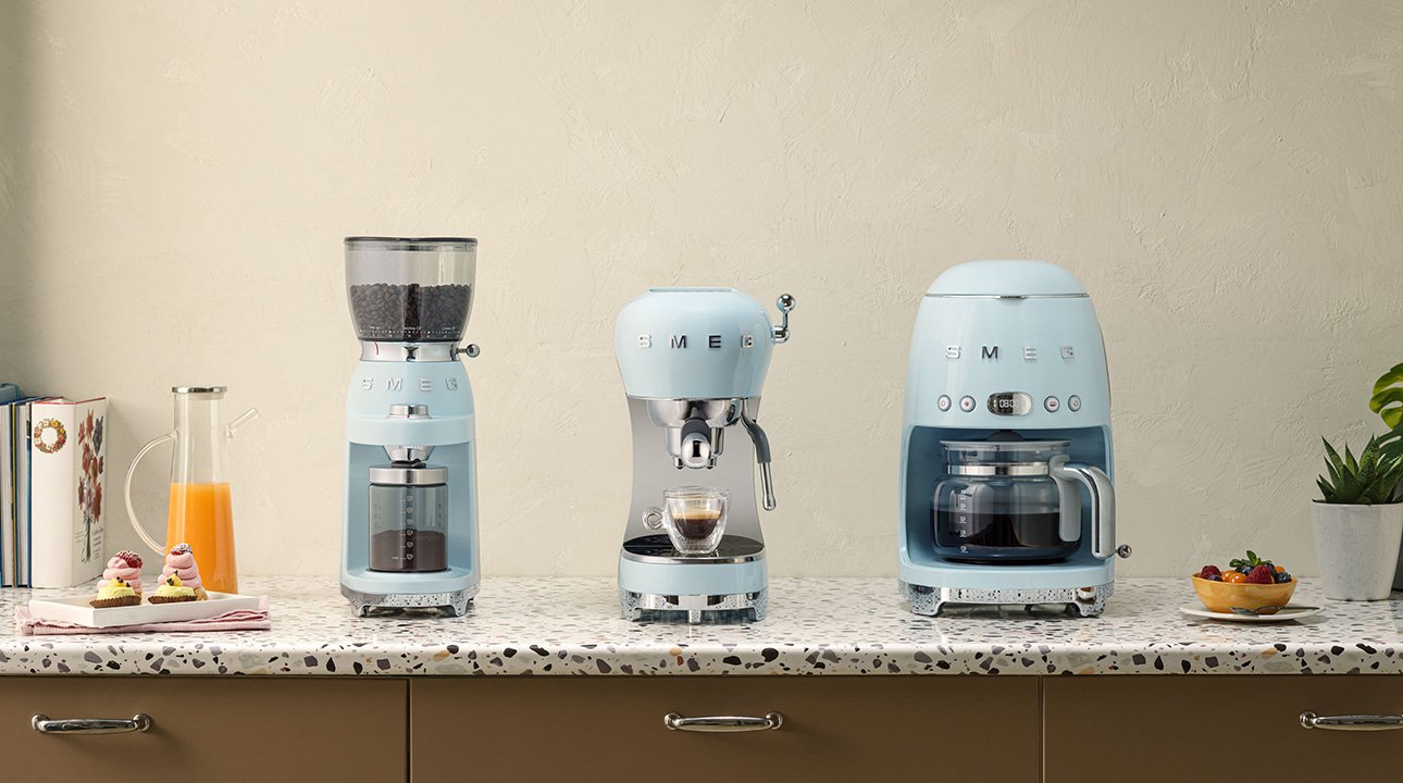 EAN 8017709280529 - Smeg DCF02PBEU cafetera eléctrica Totalmente automática Cafetera de filtro 1,4 L imagen 12
