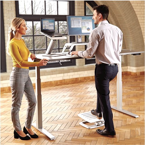 Fellowes Hana Reposapies - Ajustable En 2 Alturas - Superficie Inclinable Y Rotatoria - Base De Metal Antideslizante - Color Blanco
