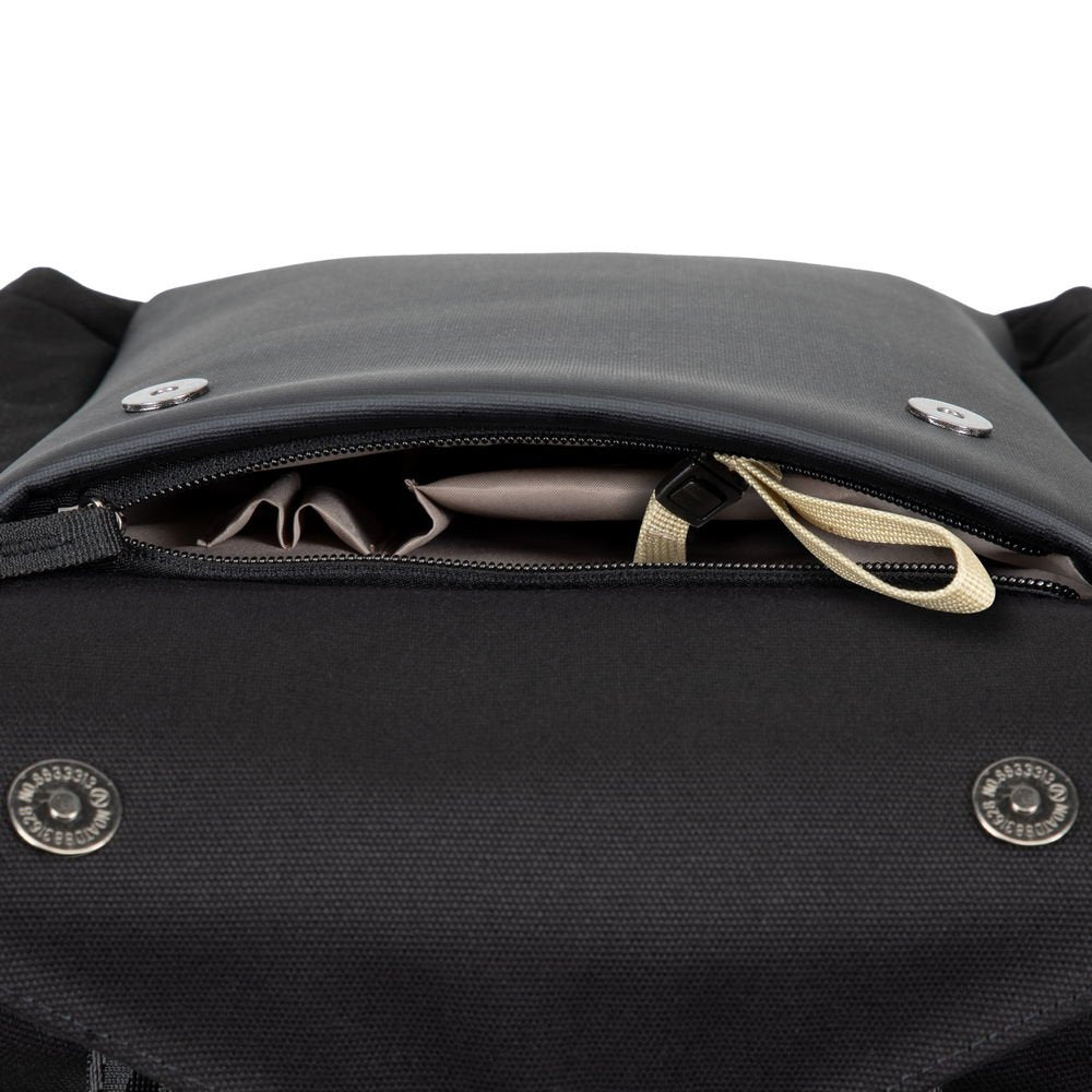 Mochila Riva Canvas Urban Para Portátil (14")  Negro 8524