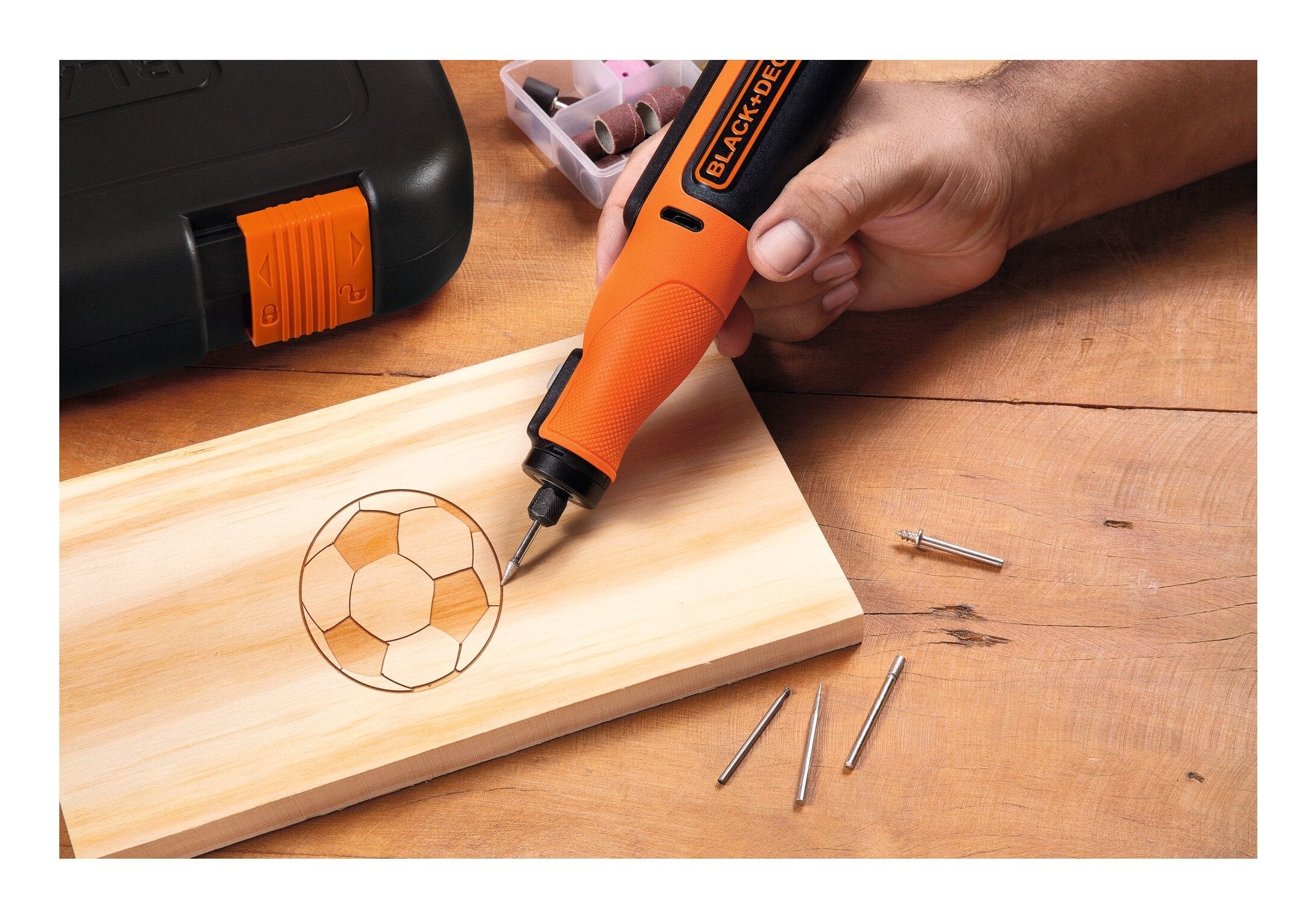 Multi-Herramienta Rotativa 7,2v Bcrt8ik-Xj Black+Decker