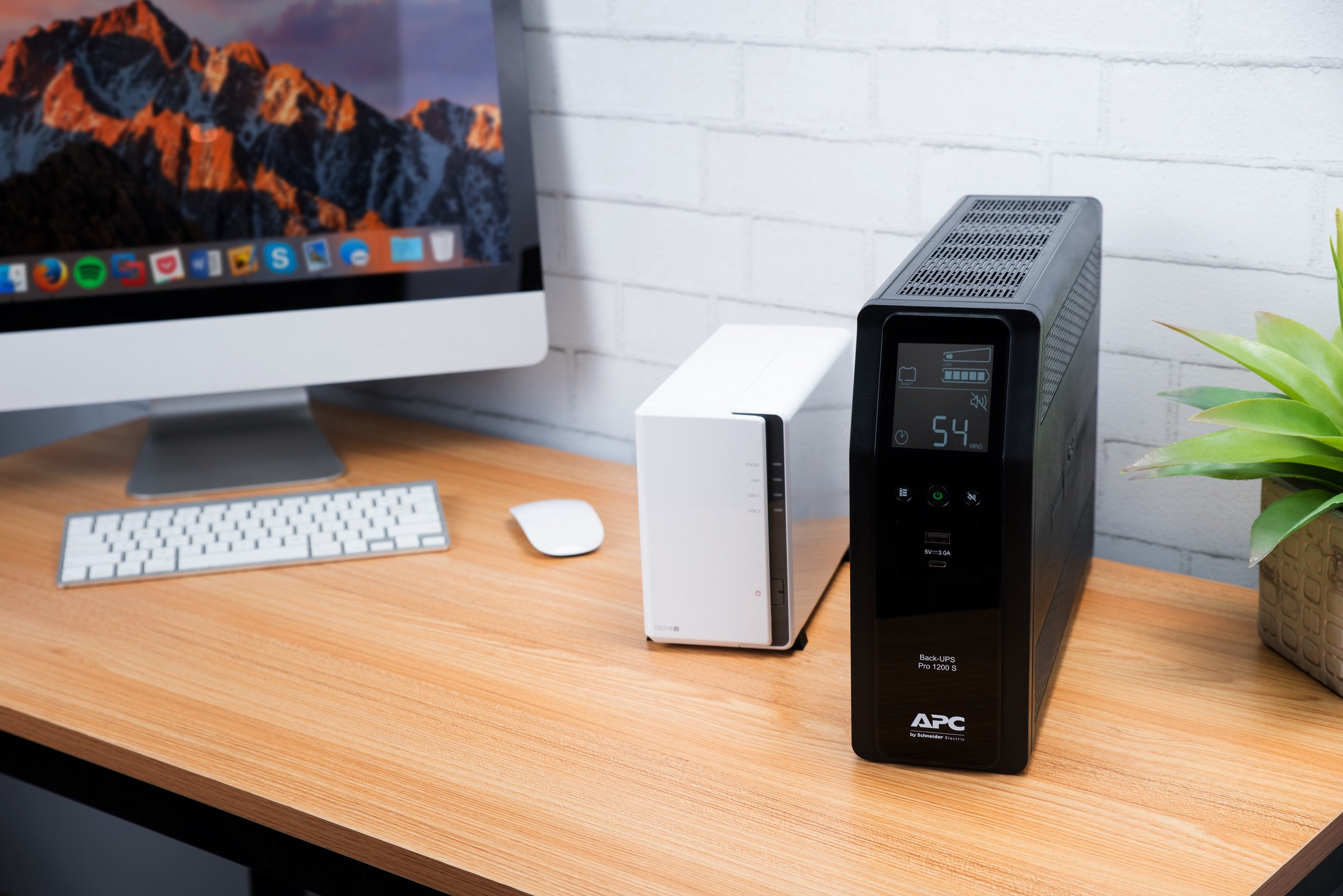Sai Apc Br1200si Back Ups Pro Br 1200va Sinewave 8xiec Avr Pantalla Lcd 1xusb-A 1xusb-C Formato Torr