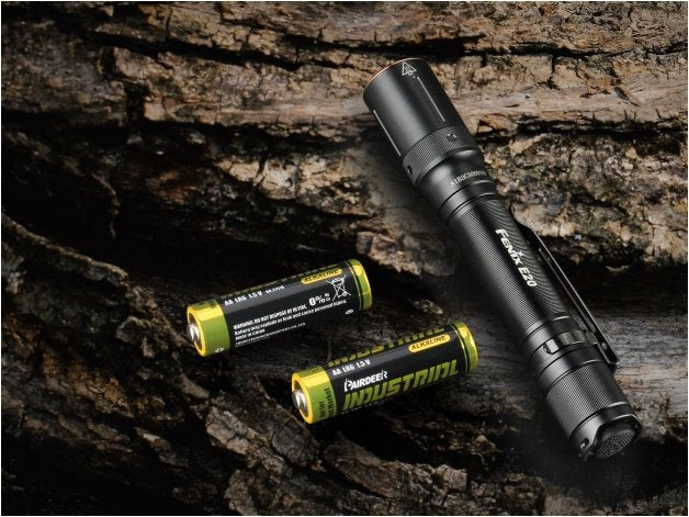 Linterna De Mano Led  Fenix E20 V2.0  Negro