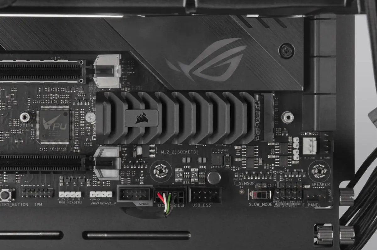 Disco Ssd Corsair Force Mp600 Pro Xt M.2 8tb Pcie Gen4x4 7000mbs 6100mbs 3dtlc Nand Dmemoria Ram Nvme 6000tbw 2280