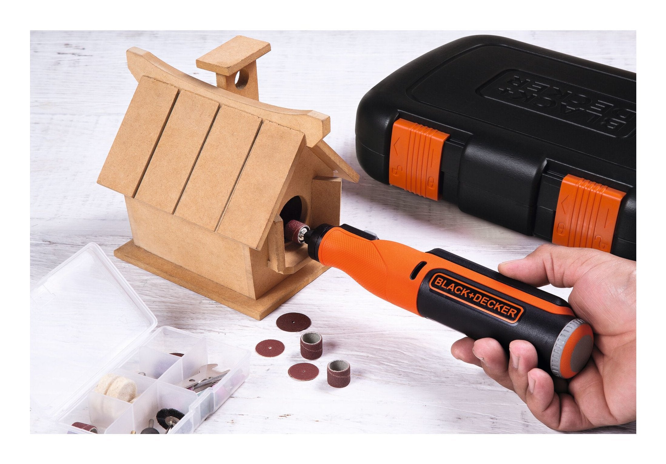 Multi-Herramienta Rotativa 7,2v Bcrt8ik-Xj Black+Decker