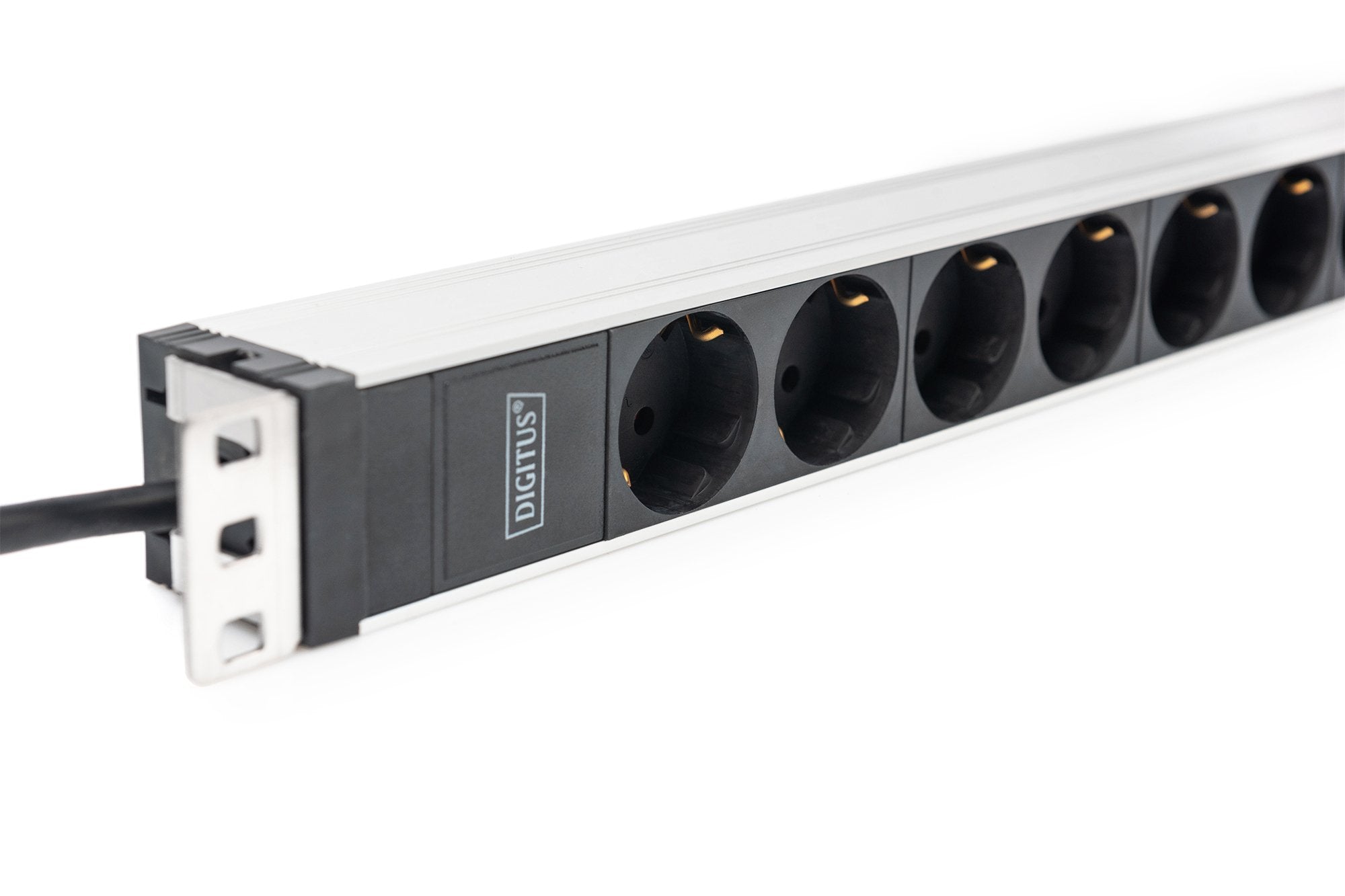 Digitus Regleta 8 Enchufes Con Contacto De Puesta A Tierra, Cable De Alimentación De 2 M, Conector Iec C20